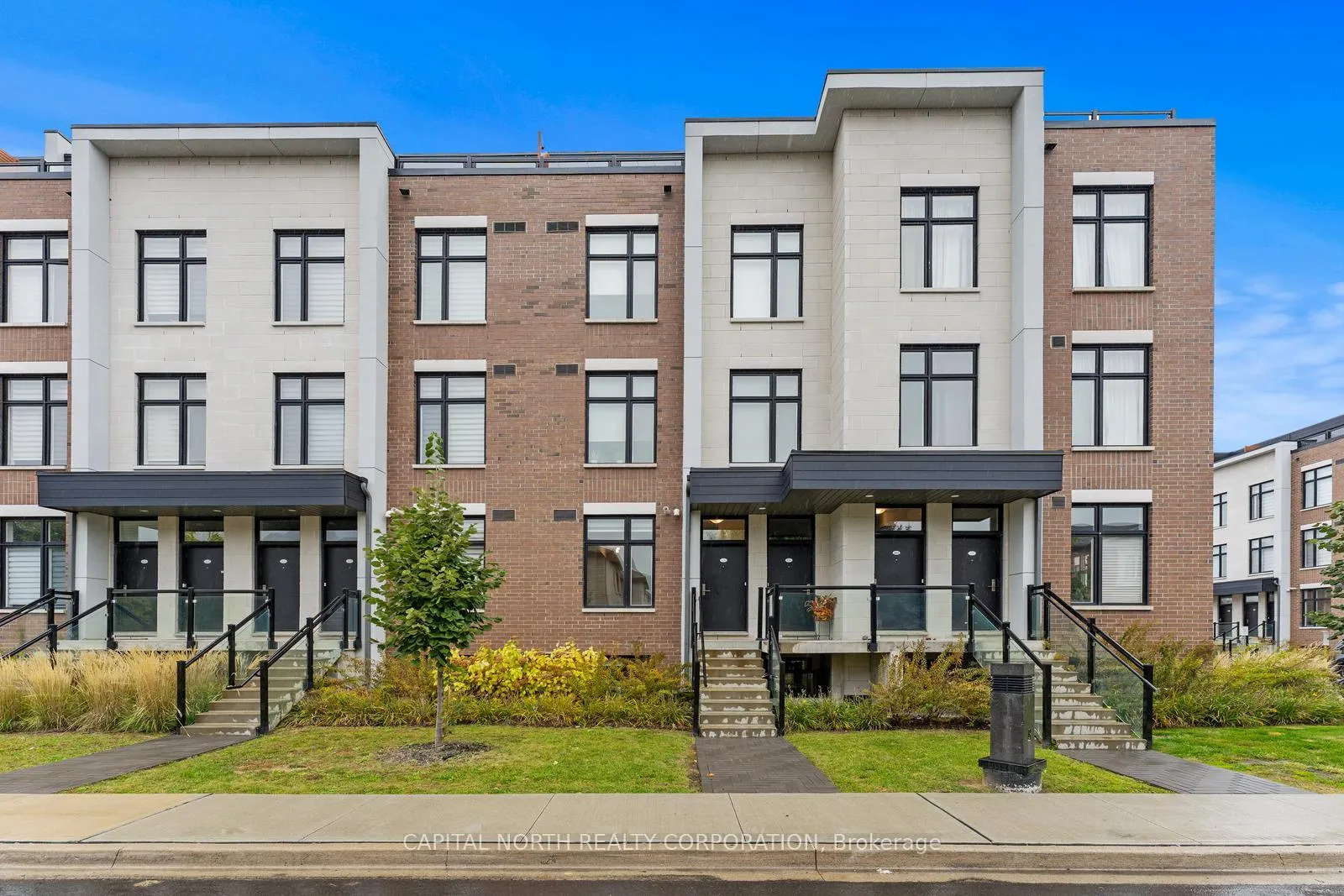 Photo 1 of Unit L118, 9570 Islington Avenue, Vaughan, Sonoma Heights — HOMEH