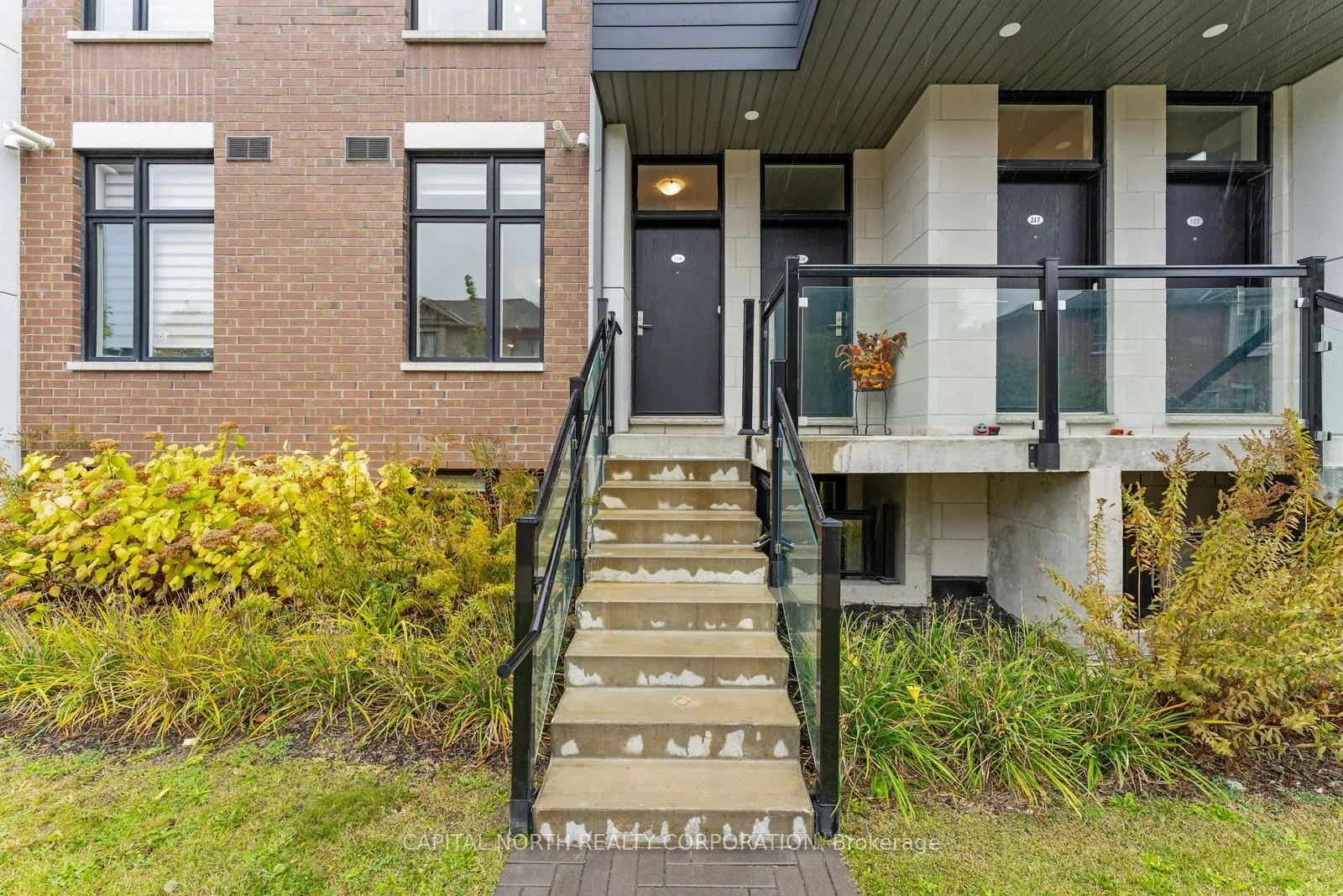 Photo 2 of Unit L118, 9570 Islington Avenue, Vaughan, Sonoma Heights — HOMEH