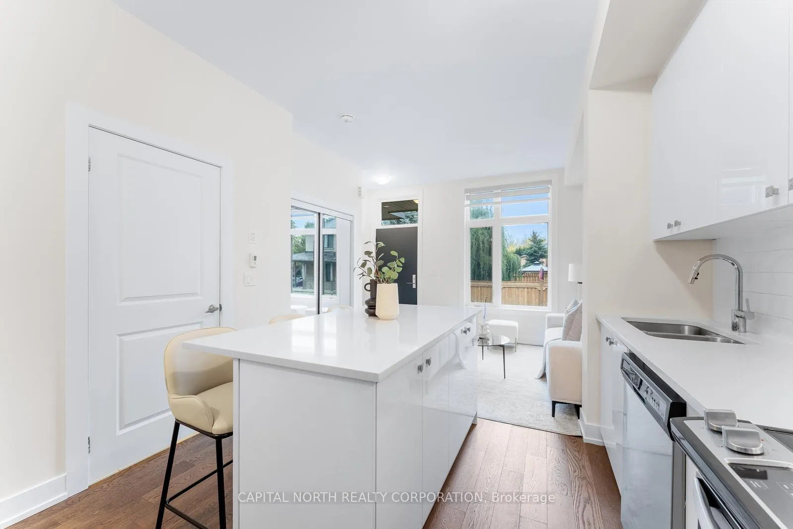 Photo 8 of Unit L118, 9570 Islington Avenue, Vaughan, Sonoma Heights — HOMEH