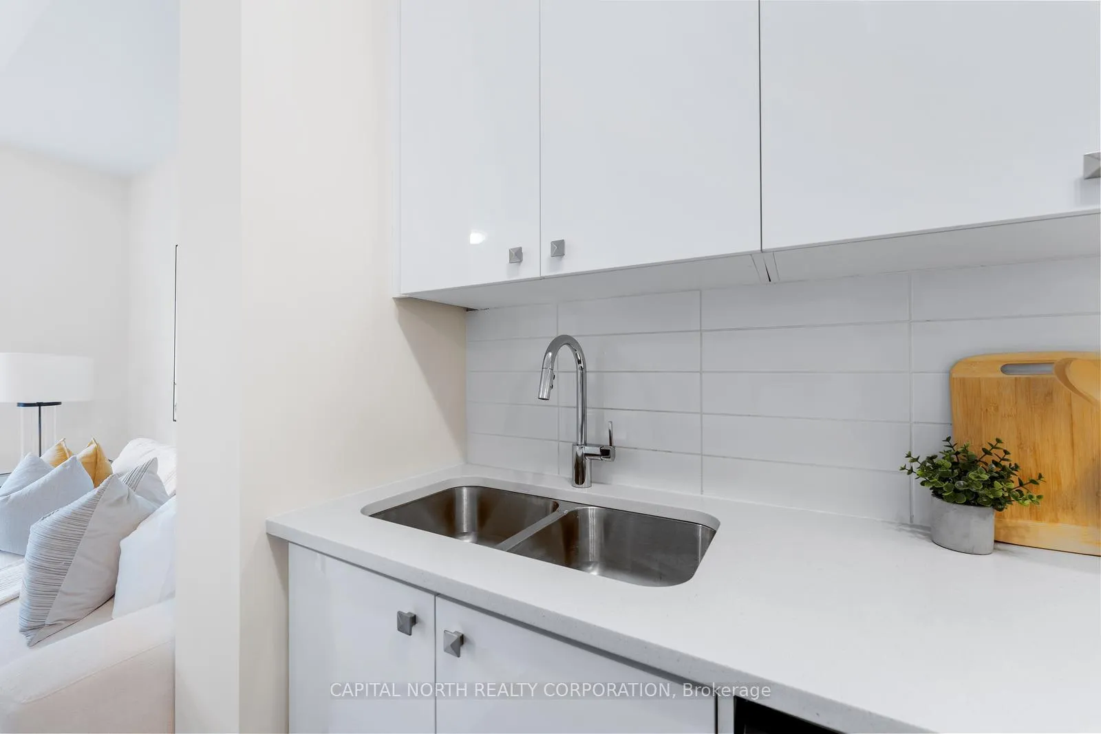 Photo 9 of Unit L118, 9570 Islington Avenue, Vaughan, Sonoma Heights — HOMEH