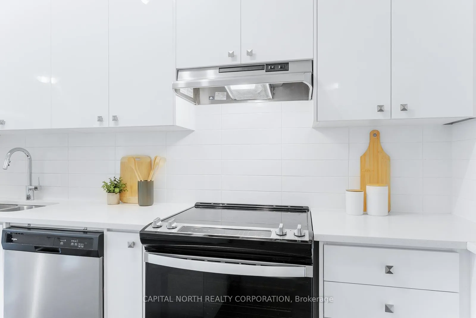 Photo 10 of Unit L118, 9570 Islington Avenue, Vaughan, Sonoma Heights — HOMEH