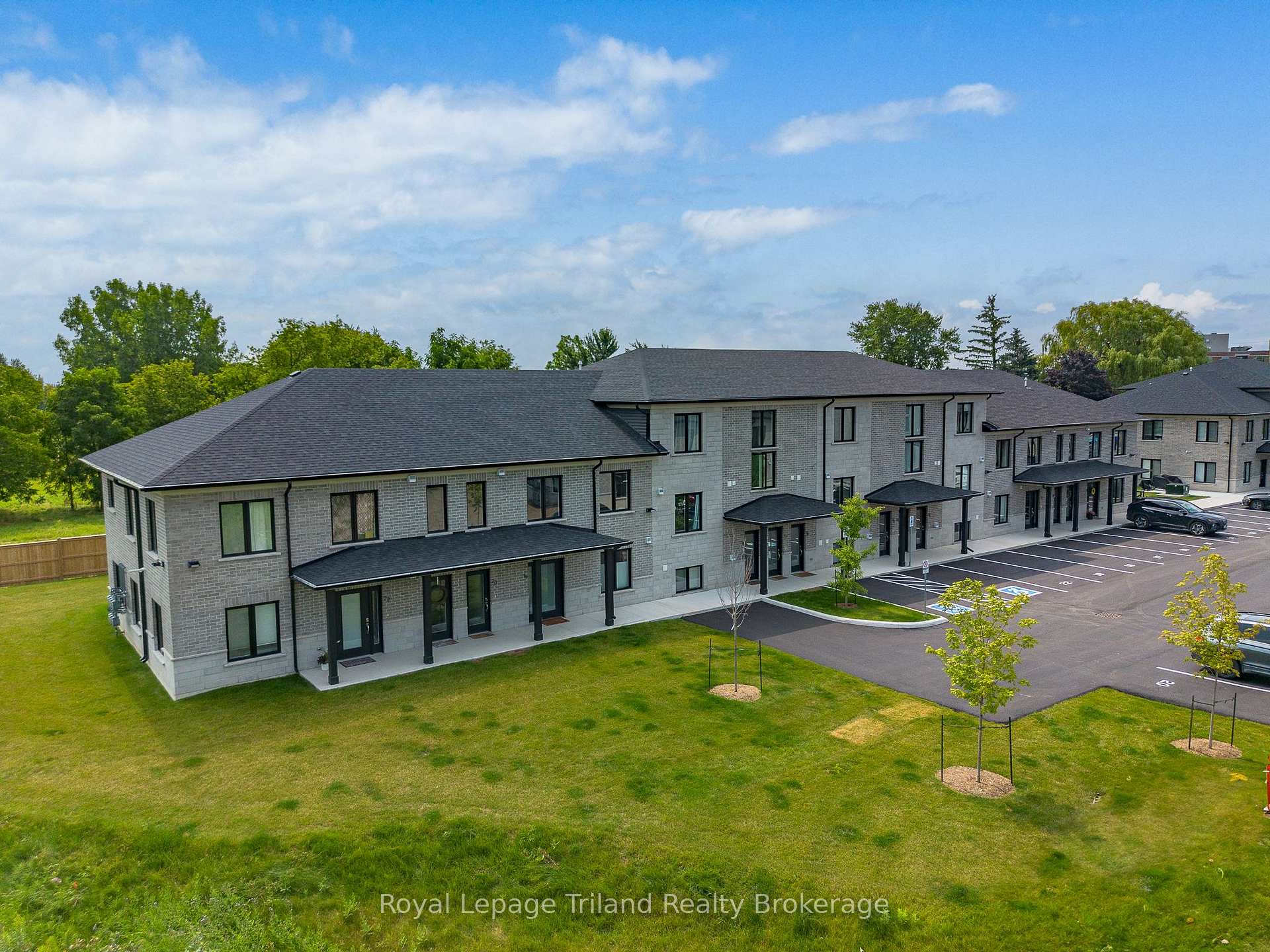 Photo 1 of Unit 14, 3202 Vivian Line, Stratford — HOMEH