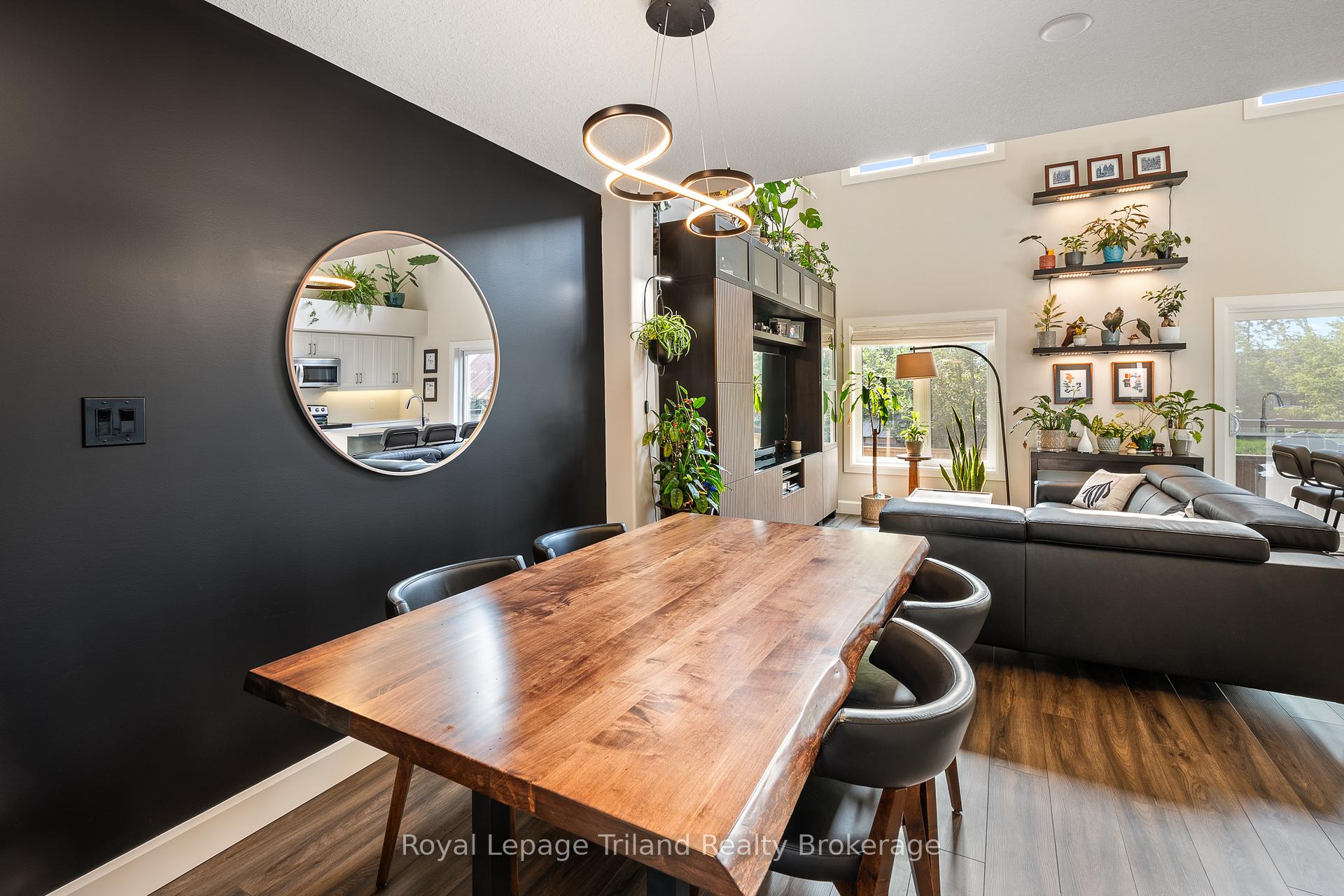 Photo 5 of Unit 14, 3202 Vivian Line, Stratford — HOMEH