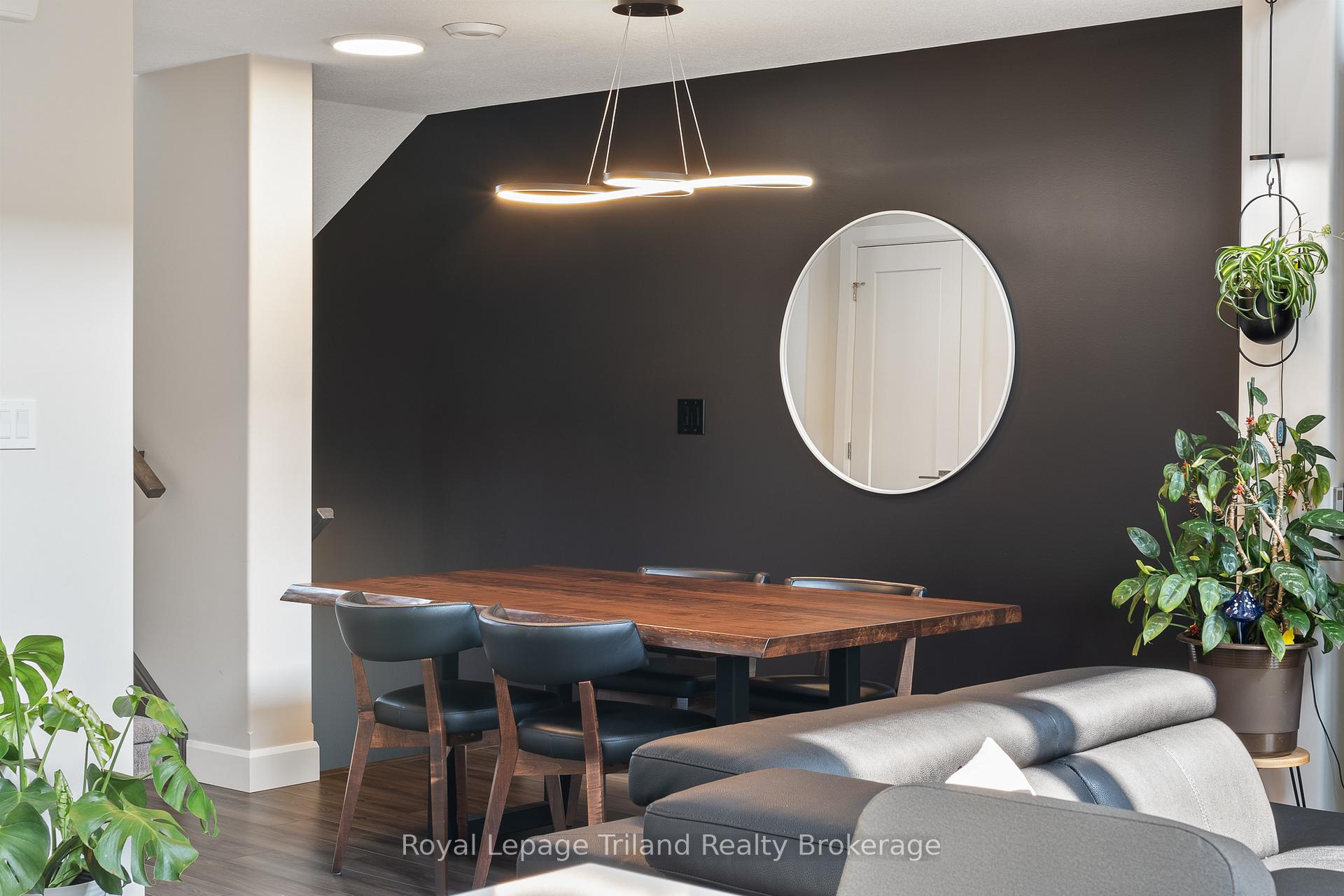 Photo 12 of Unit 14, 3202 Vivian Line, Stratford — HOMEH