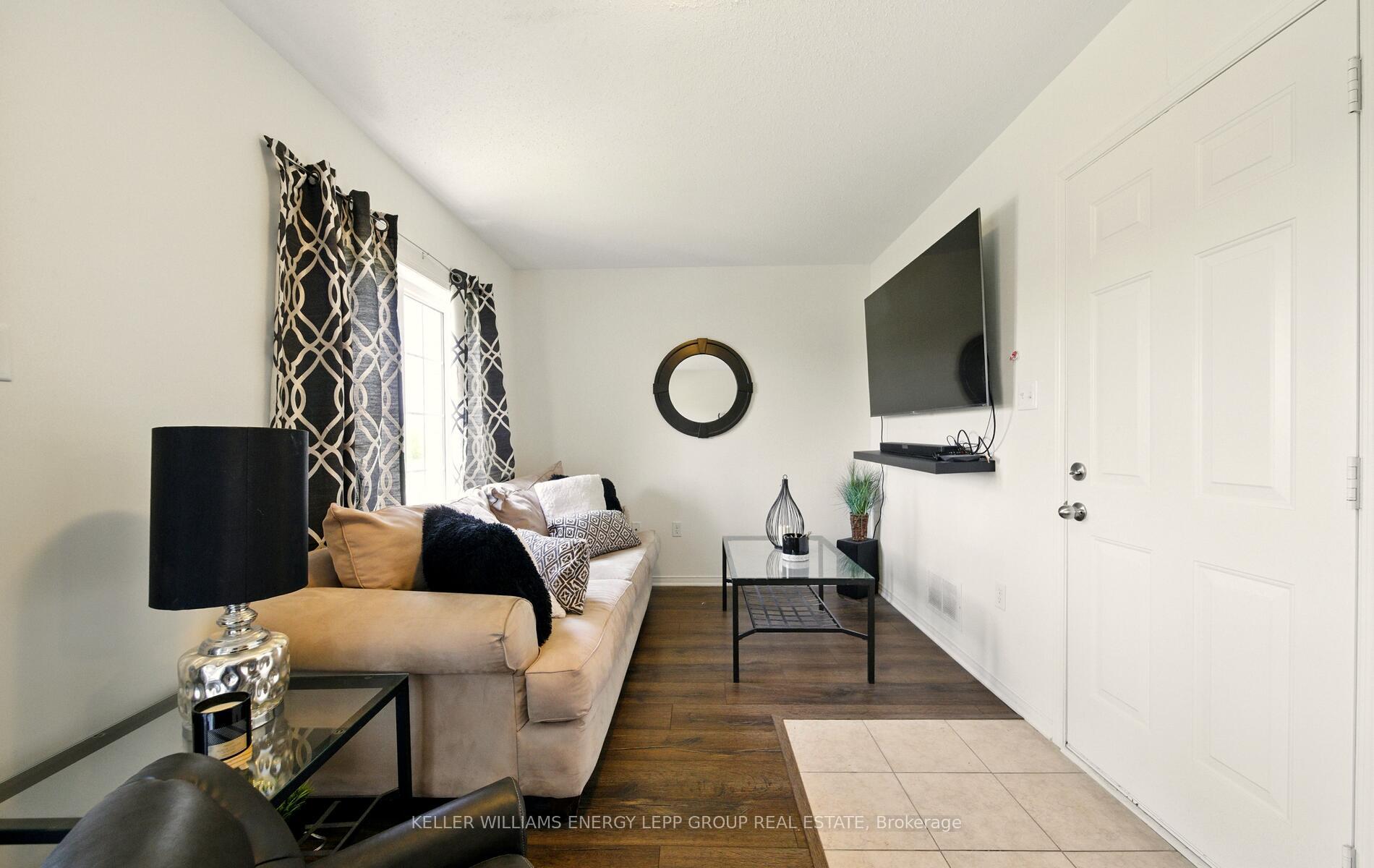 Photo 11 of Unit 53, 2458 Bromus Path, Oshawa, Windfields — HOMEH