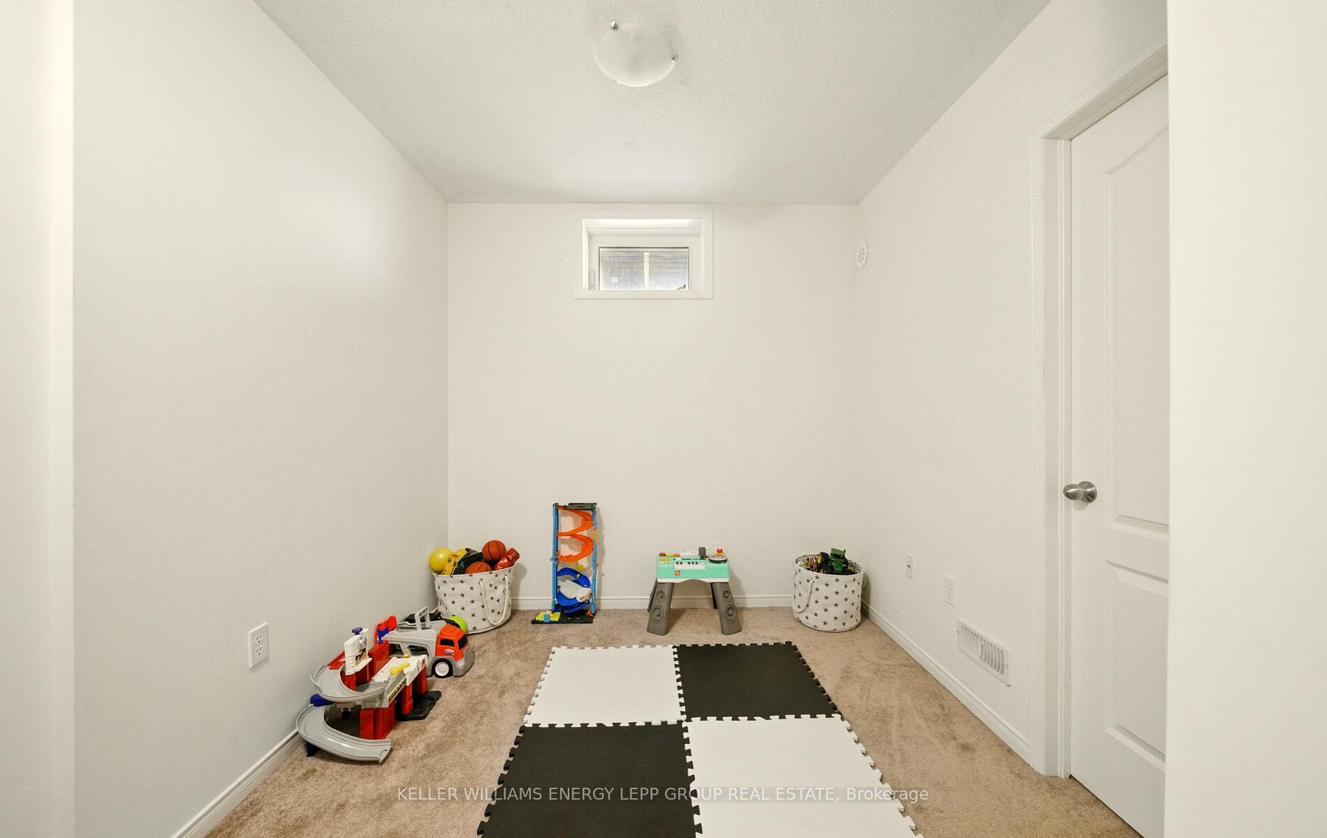 Photo 13 of Unit 53, 2458 Bromus Path, Oshawa, Windfields — HOMEH