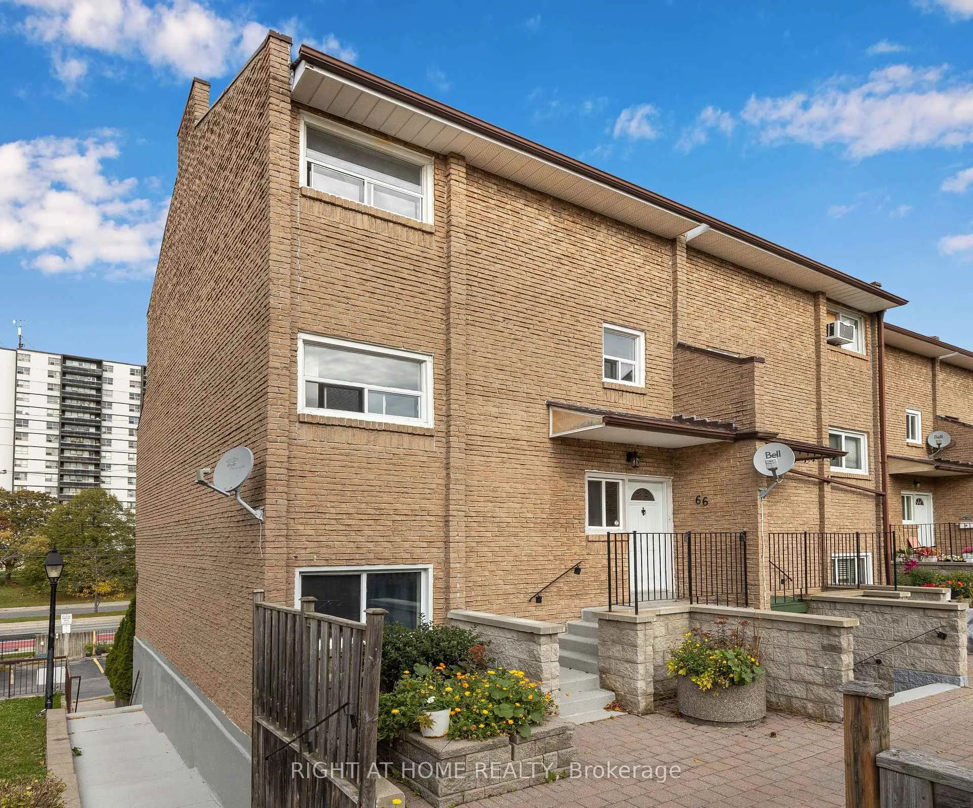 Front of Unit 66, 91 Muir Drive