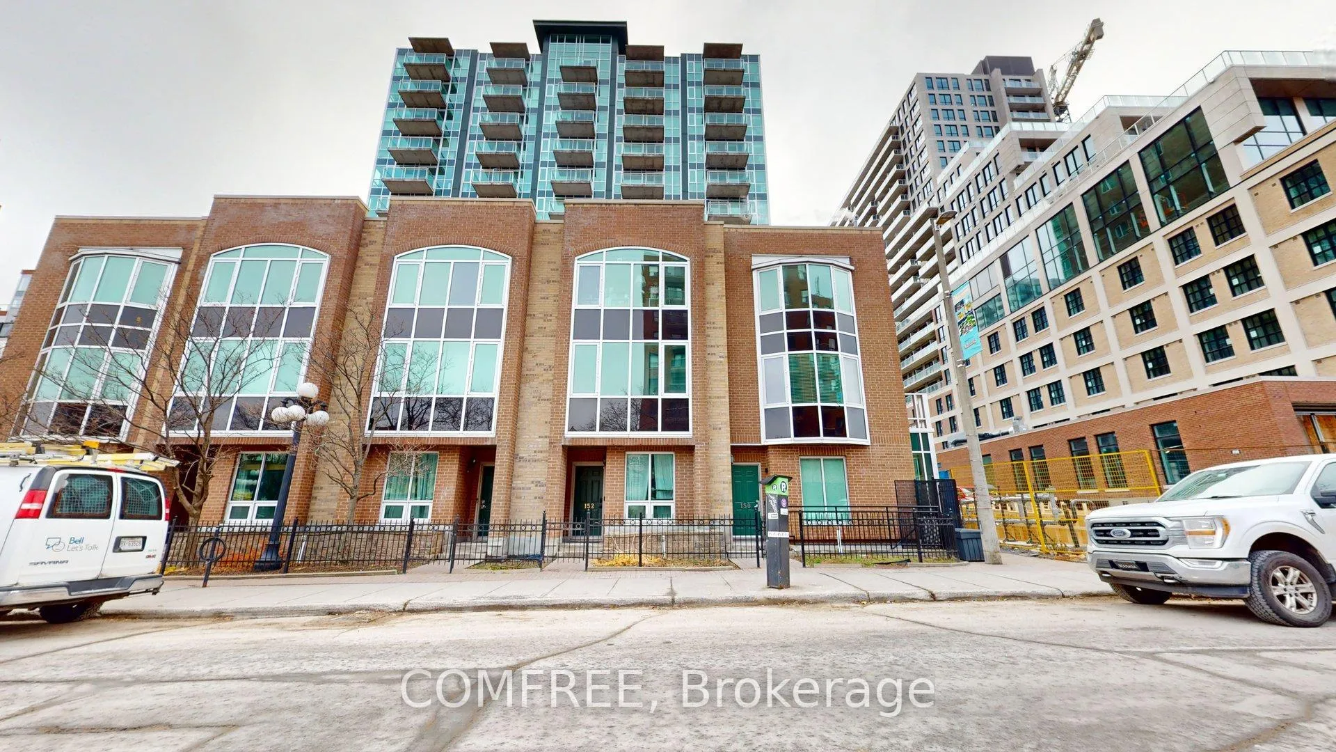Front of Unit 709, 134 York Street