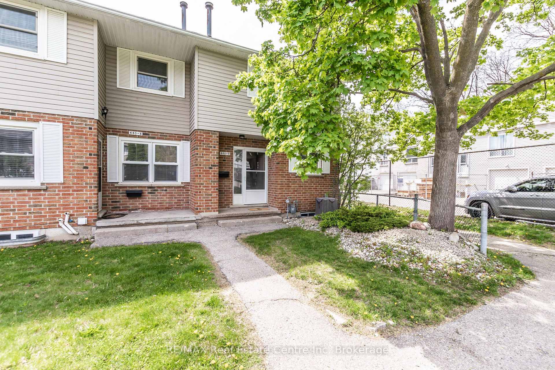 Photo 1 of Unit 9, 440 Pioneer Drive, Kitchener — HOMEH