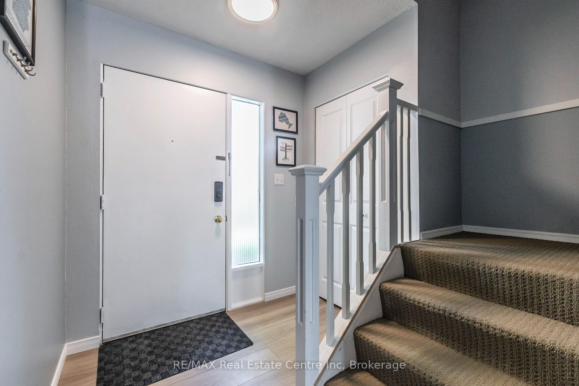 Photo 5 of Unit 9, 440 Pioneer Drive, Kitchener — HOMEH