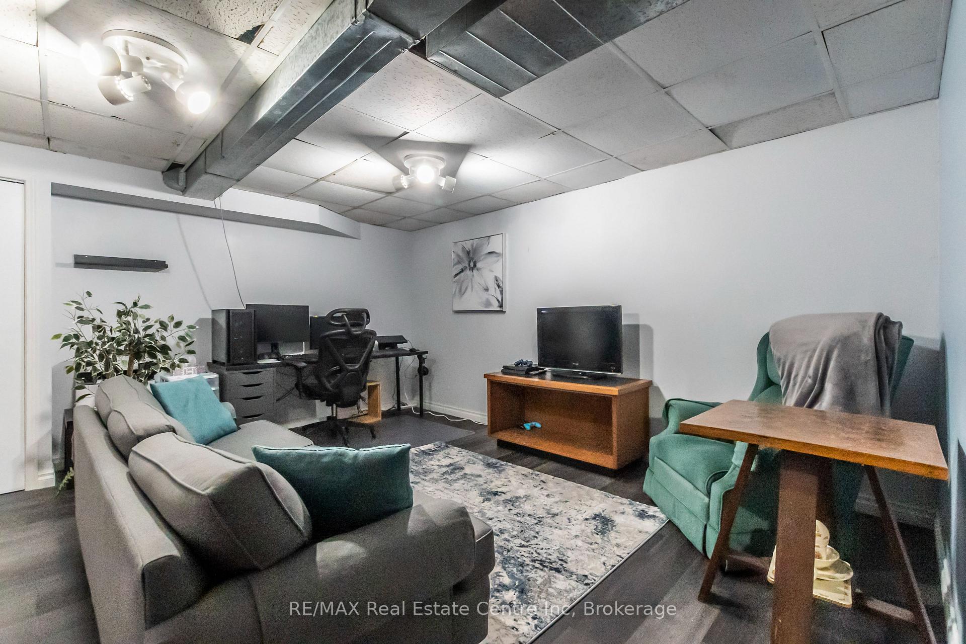 Photo 45 of Unit 9, 440 Pioneer Drive, Kitchener — HOMEH