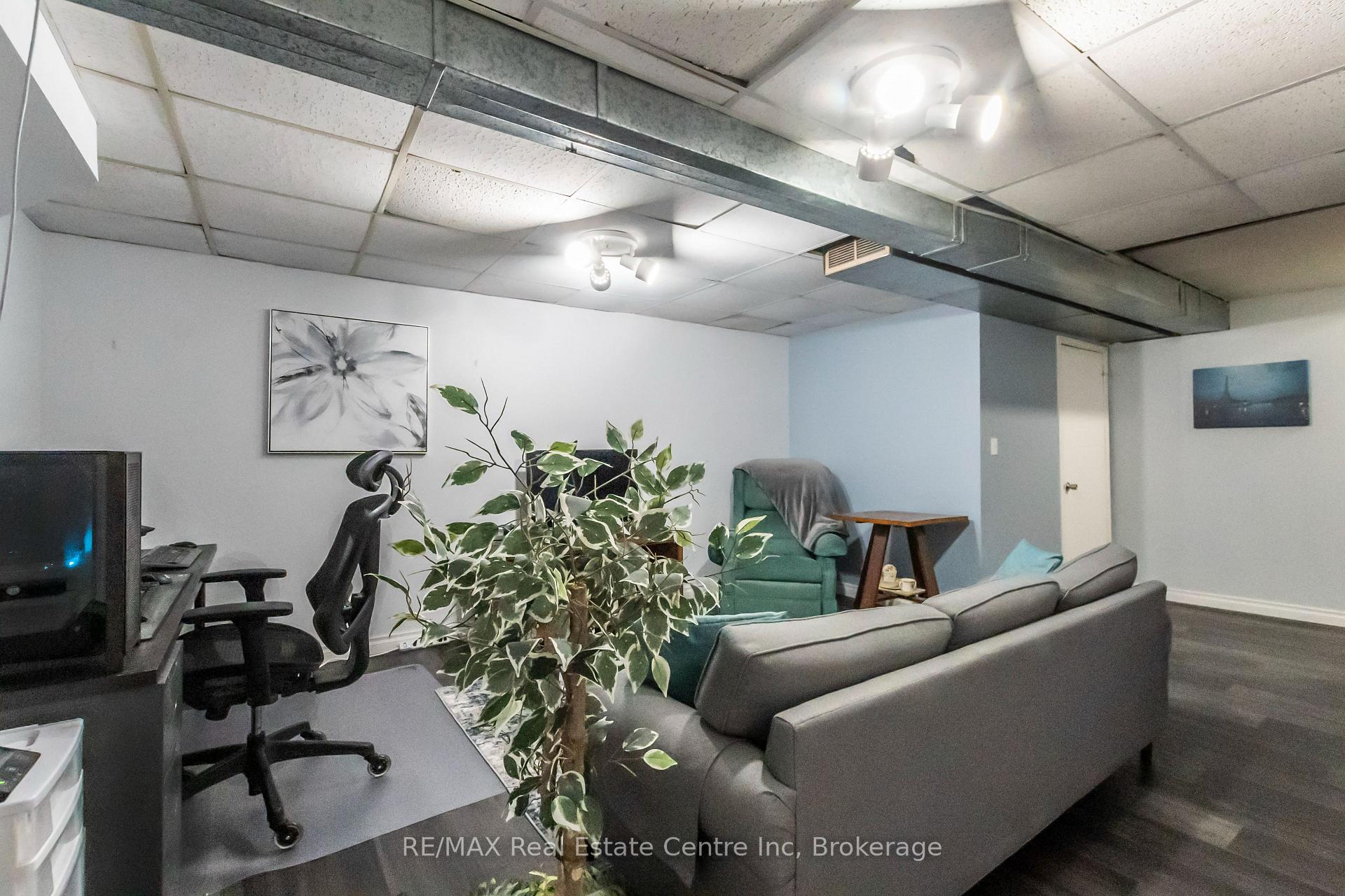 Photo 47 of Unit 9, 440 Pioneer Drive, Kitchener — HOMEH