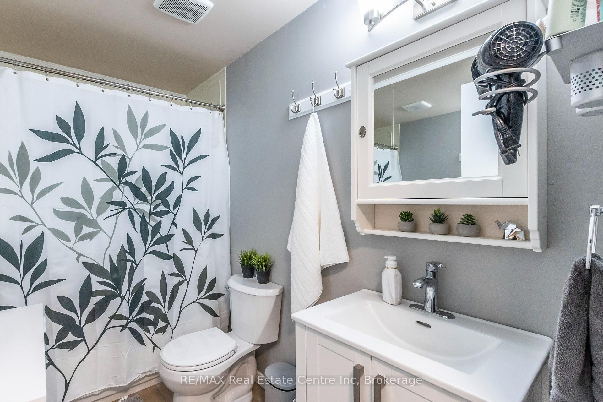 Photo 24 of Unit 9, 440 Pioneer Drive, Kitchener — HOMEH
