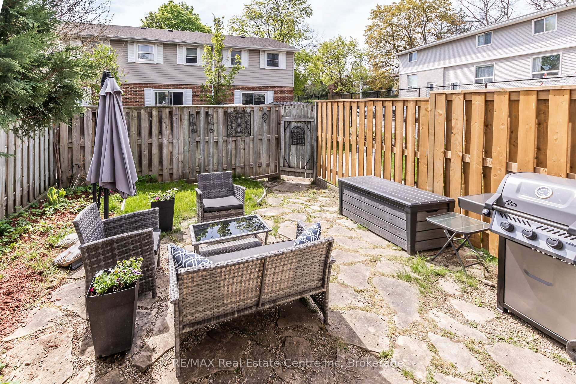 Photo 32 of Unit 9, 440 Pioneer Drive, Kitchener — HOMEH