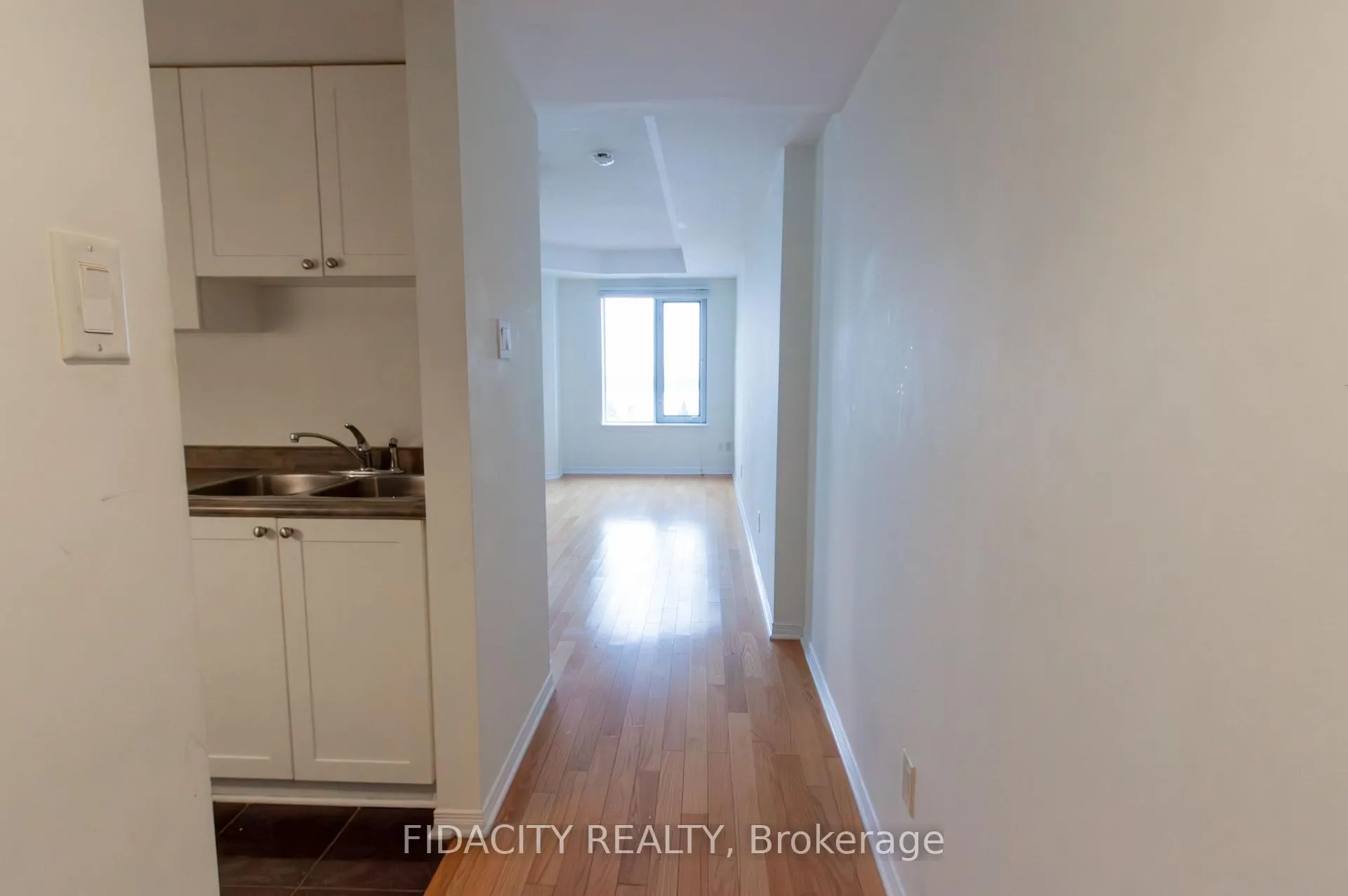 Photo 2 of Unit 5C, 310 Central Park Drive, Ottawa, Central Park — HOMEH