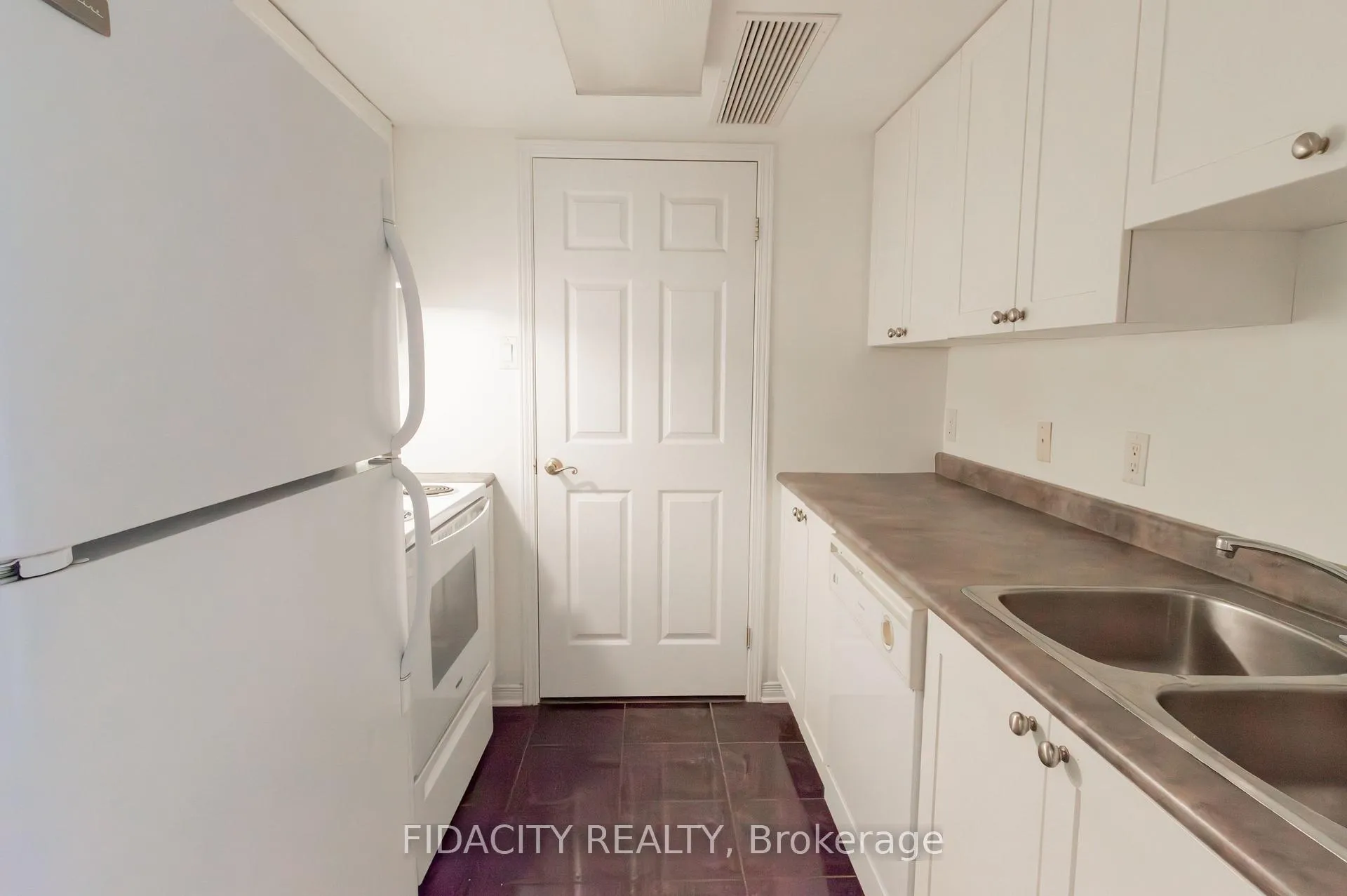 Photo 3 of Unit 5C, 310 Central Park Drive, Ottawa, Central Park — HOMEH