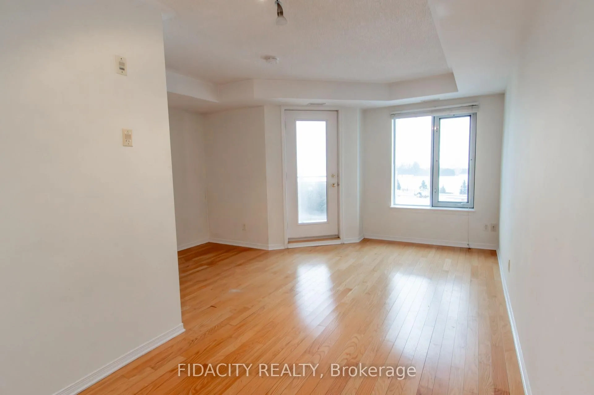Photo 4 of Unit 5C, 310 Central Park Drive, Ottawa, Central Park — HOMEH