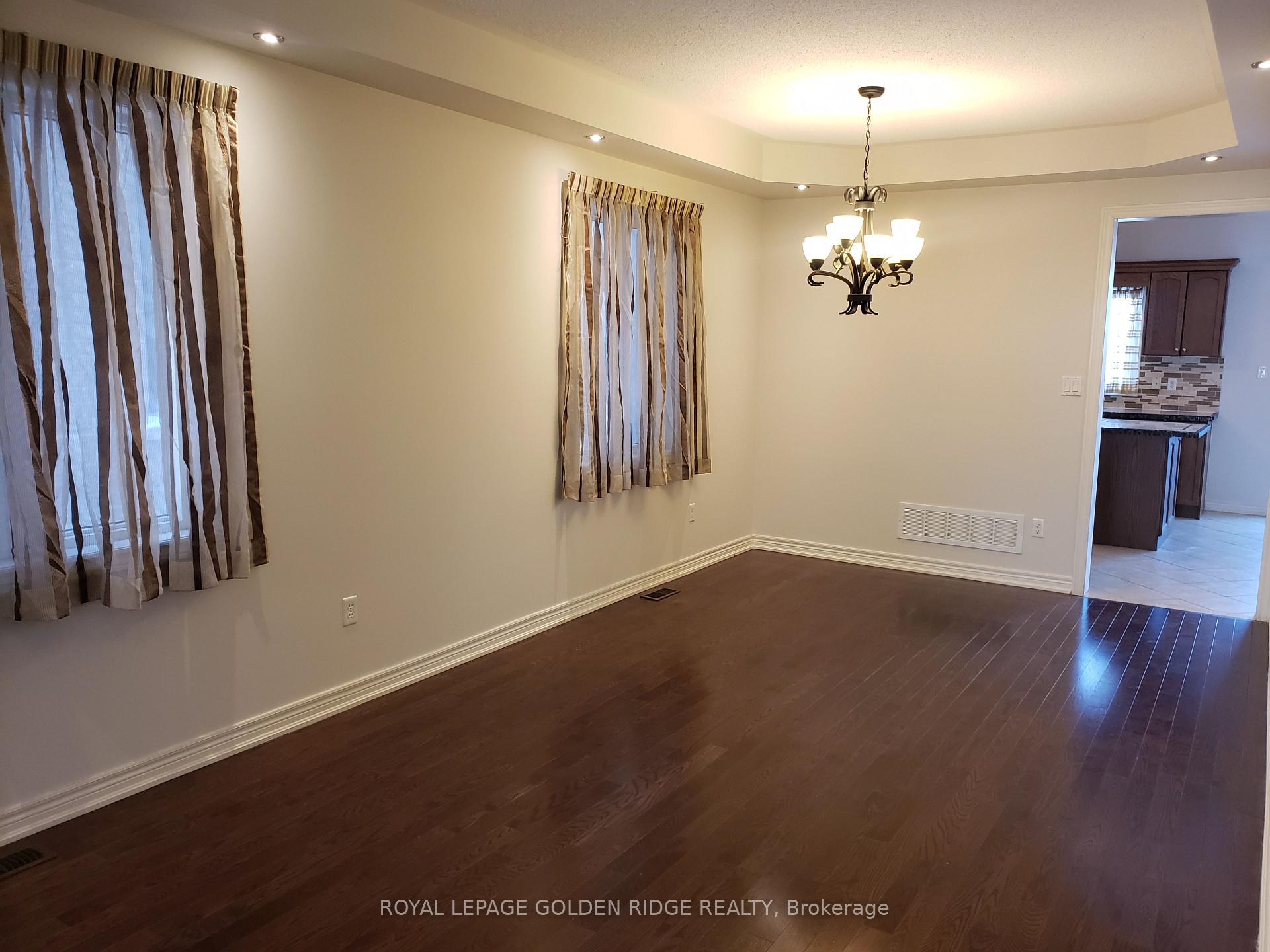 Photo 4 of 260 Borealis Avenue, Aurora, Bayview Northeast — HOMEH