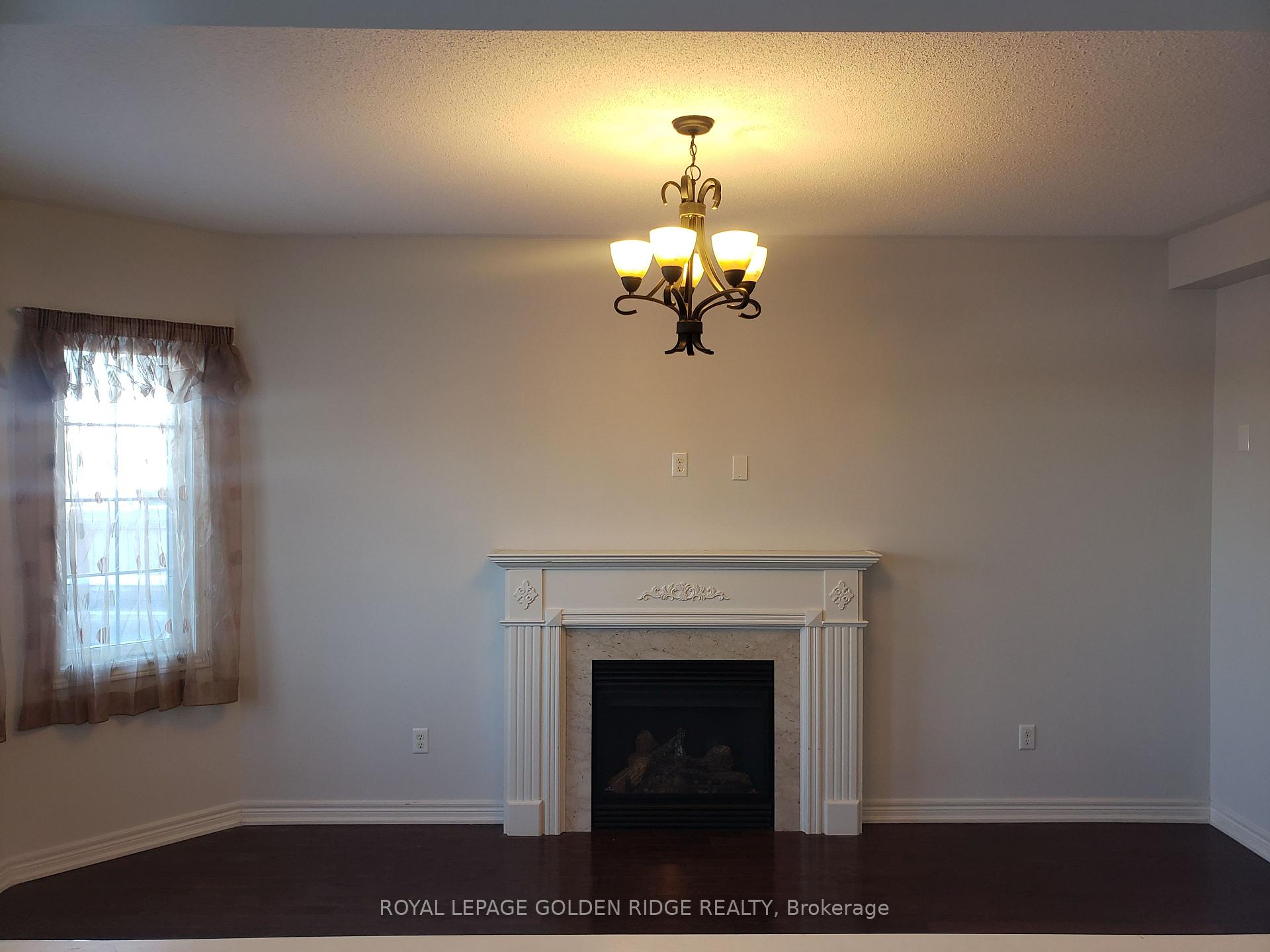 Photo 5 of 260 Borealis Avenue, Aurora, Bayview Northeast — HOMEH