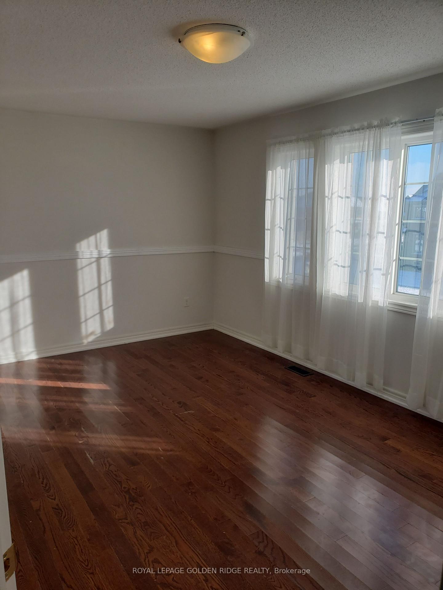 Photo 9 of 260 Borealis Avenue, Aurora, Bayview Northeast — HOMEH