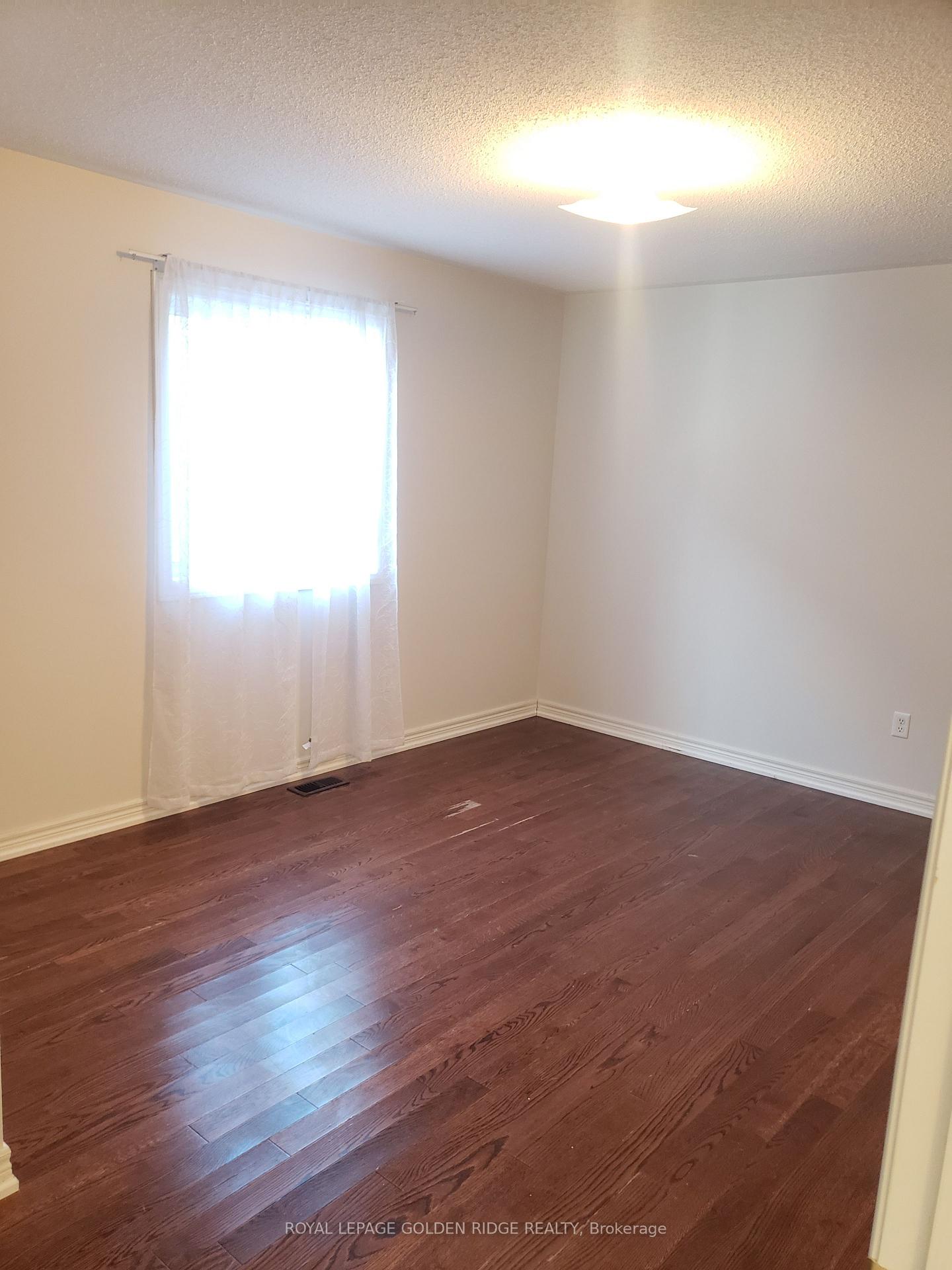 Photo 11 of 260 Borealis Avenue, Aurora, Bayview Northeast — HOMEH