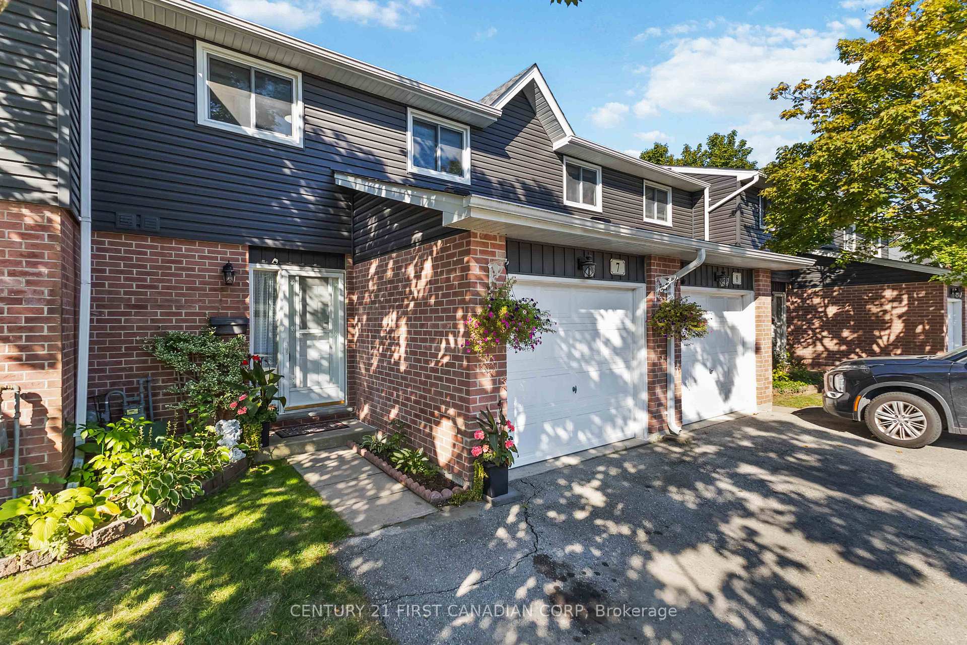 Photo 1 of Unit 7, 131 Bonaventure Drive, London, East I — HOMEH