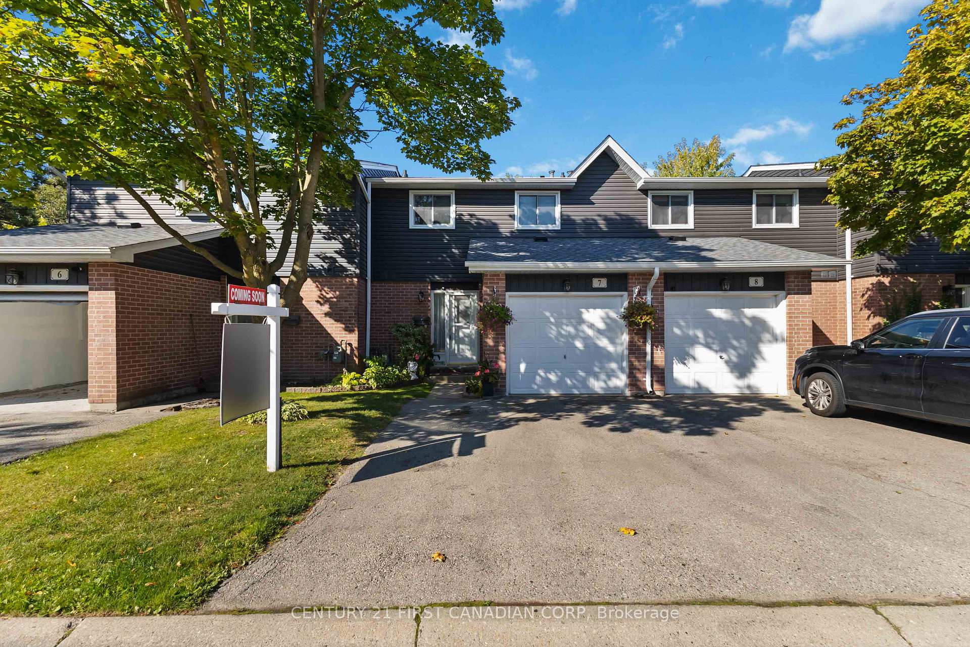 Photo 2 of Unit 7, 131 Bonaventure Drive, London, East I — HOMEH