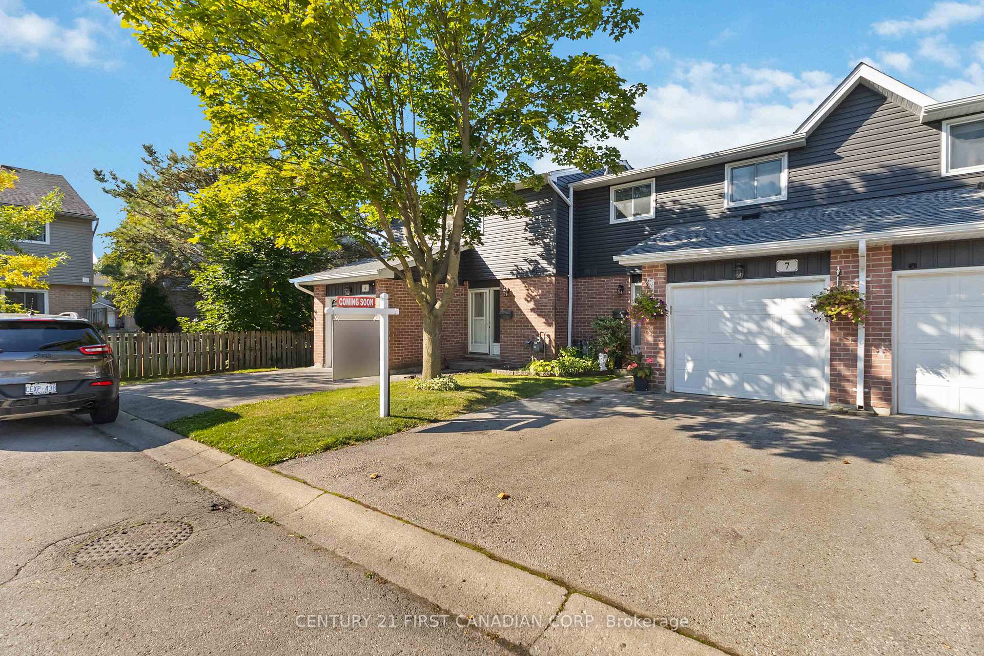 Photo 3 of Unit 7, 131 Bonaventure Drive, London, East I — HOMEH