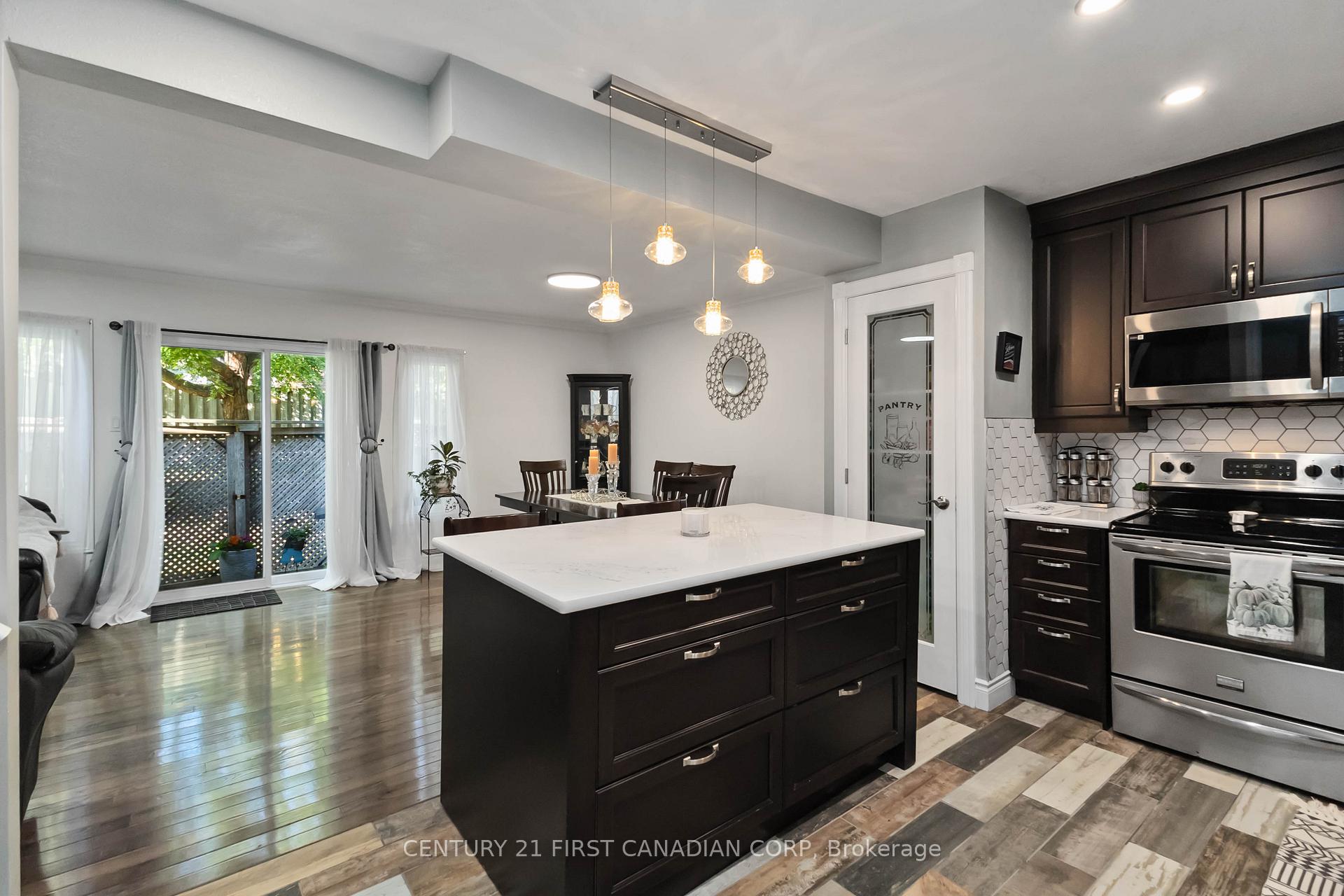 Photo 5 of Unit 7, 131 Bonaventure Drive, London, East I — HOMEH