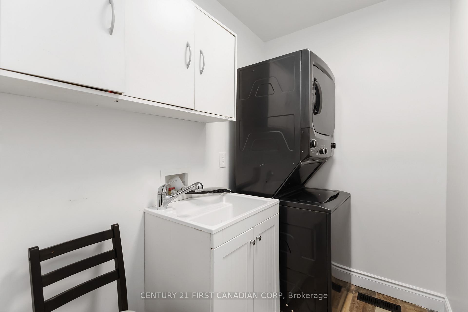 Photo 9 of Unit 7, 131 Bonaventure Drive, London, East I — HOMEH