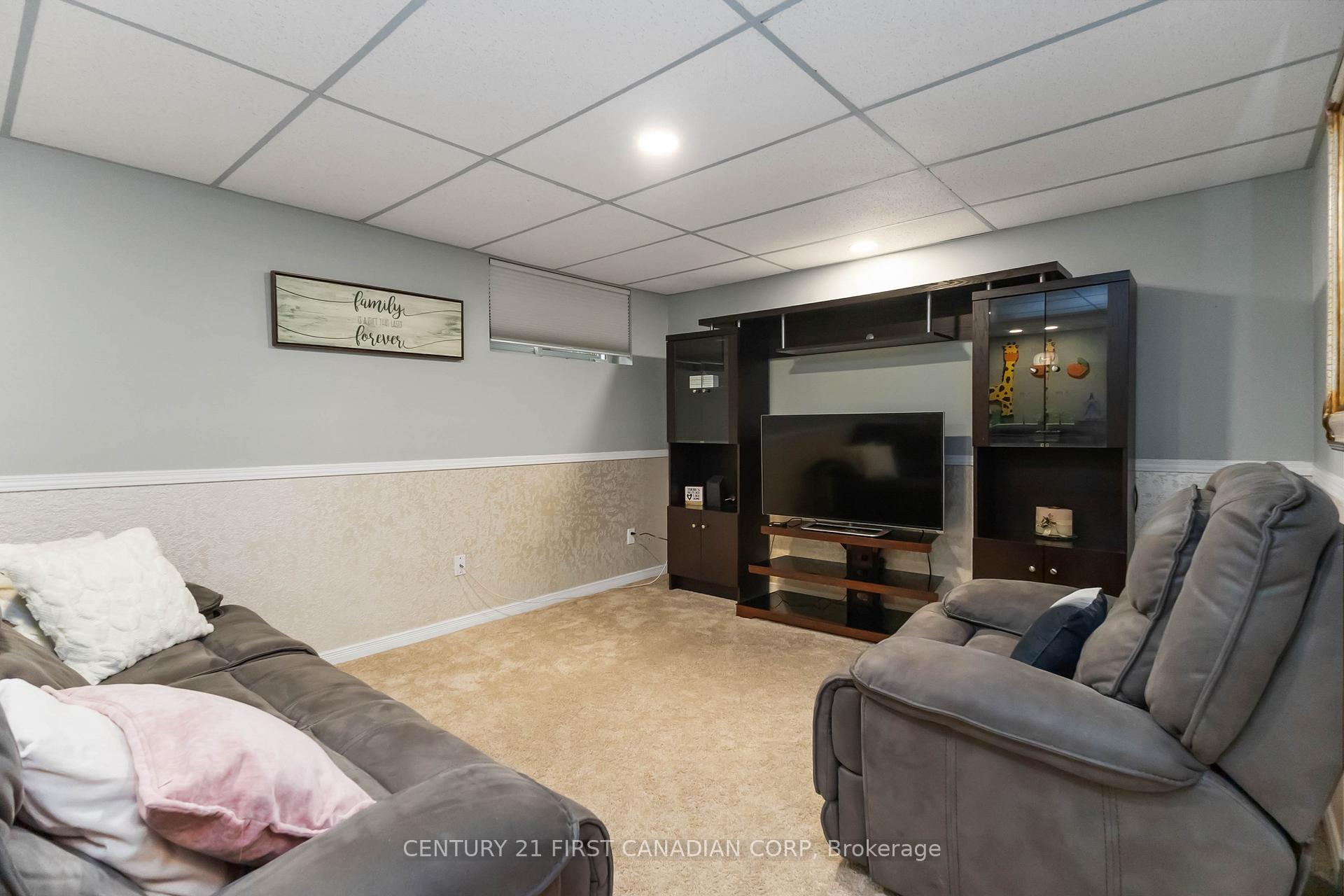 Photo 22 of Unit 7, 131 Bonaventure Drive, London, East I — HOMEH