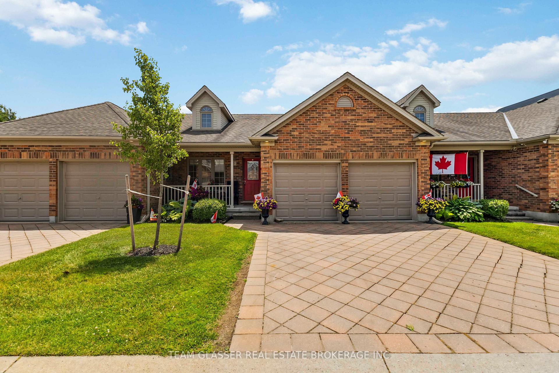 Front of Unit 5, 5 Foxhollow Drive