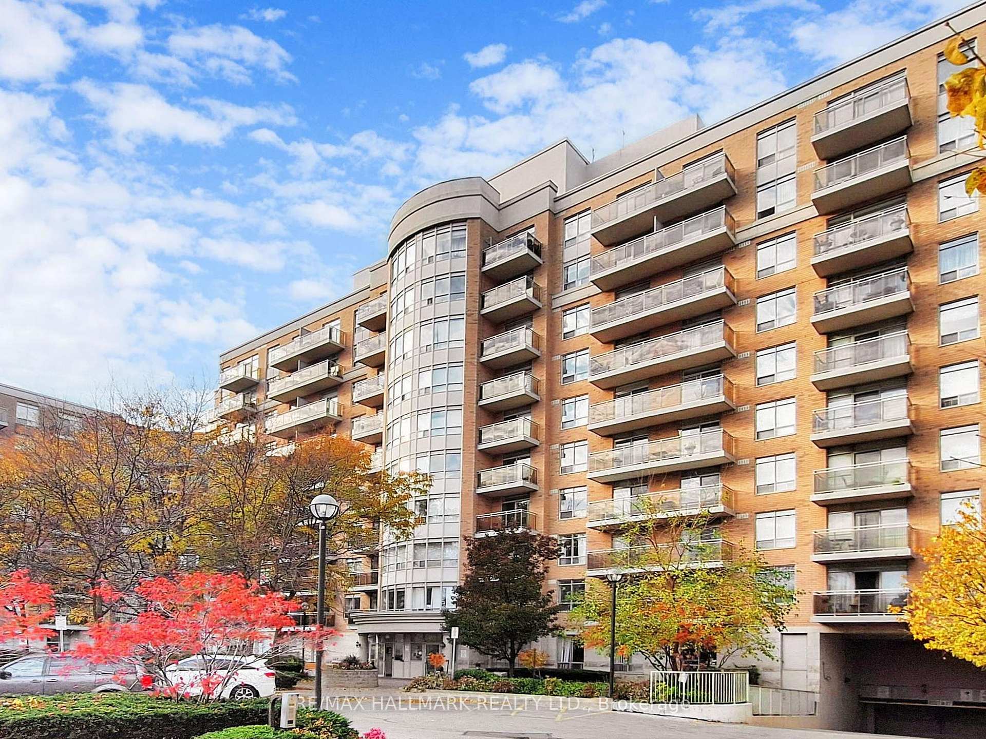 Photo 4 of Unit 214, 650 Lawrence Avenue W, Toronto, Englemount-Lawrence — HOMEH