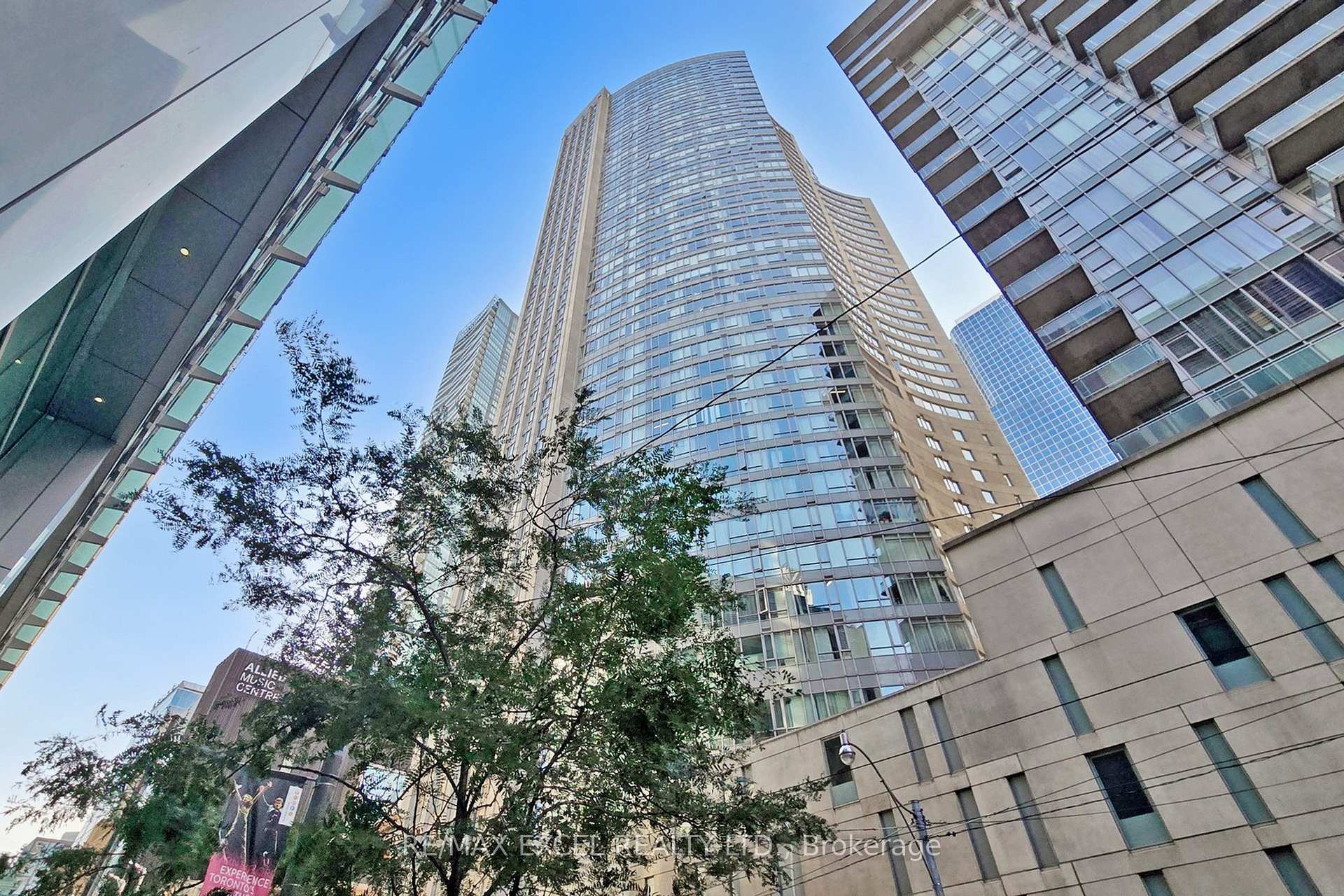 Front of Unit 3401, 210 Victoria Street