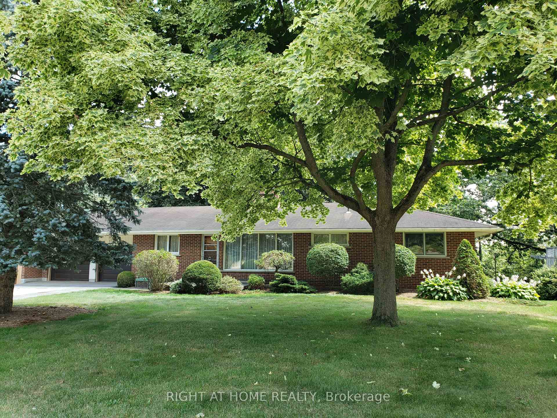 Photo 1 of 11 Riverview Terrace, Brant, Paris — HOMEH