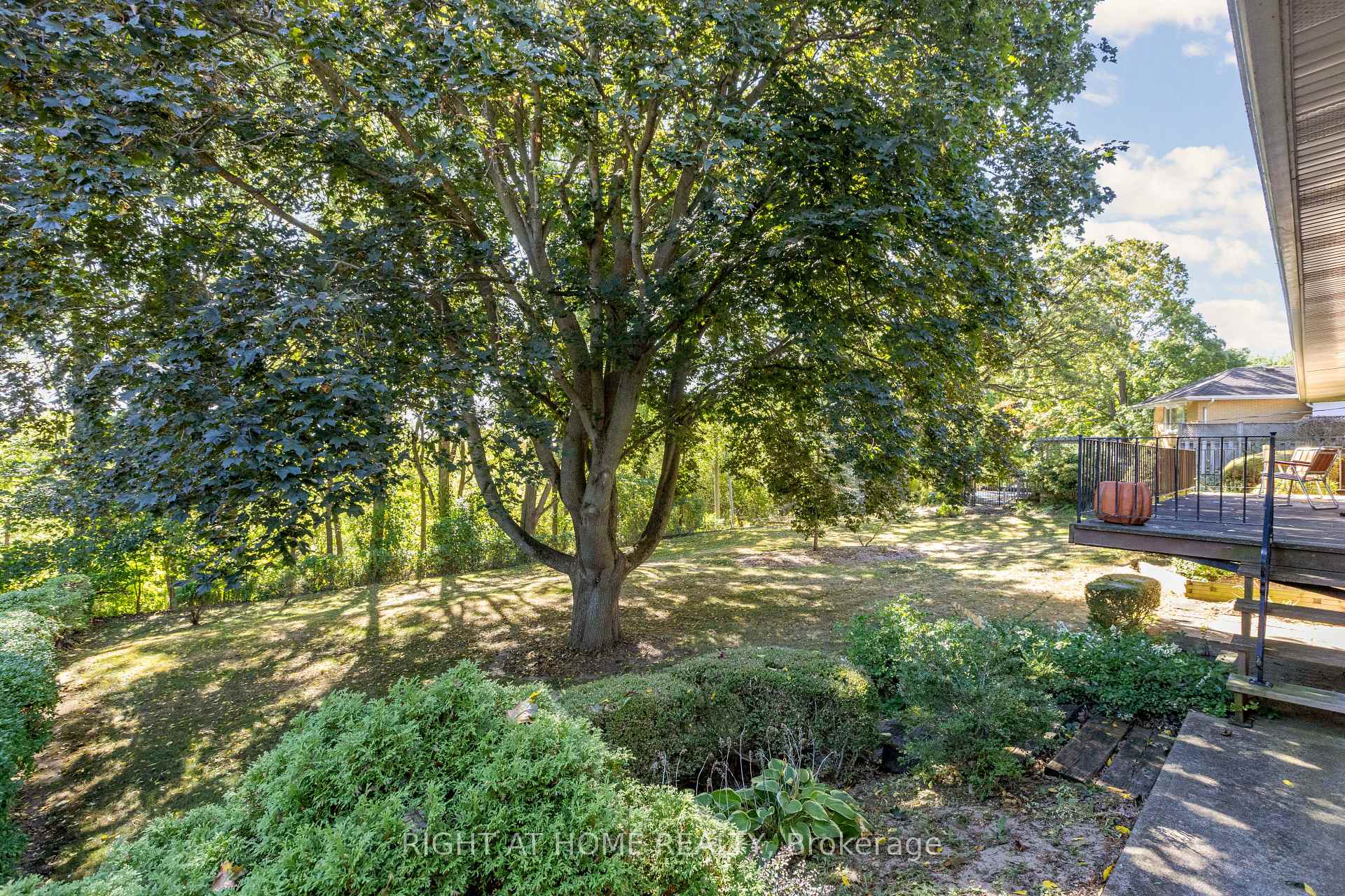 Photo 16 of 11 Riverview Terrace, Brant, Paris — HOMEH