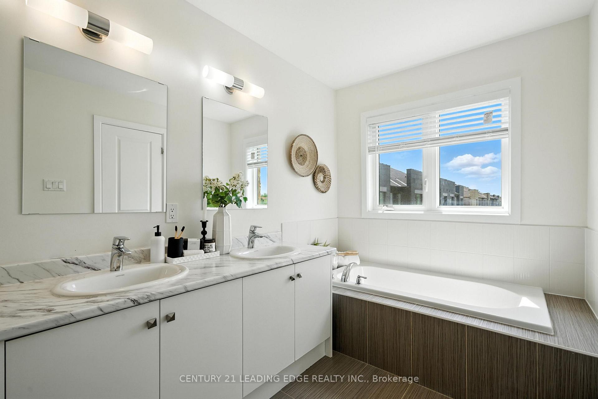 Photo 24 of 52 Donald Fleming Way, Whitby, Pringle Creek — HOMEH