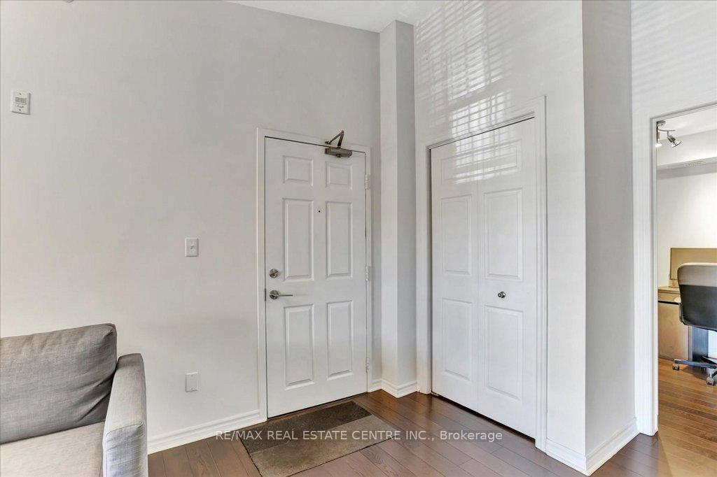 Photo 3 of Unit 406, 1471 Maple Avenue, Milton, Dempsey — HOMEH