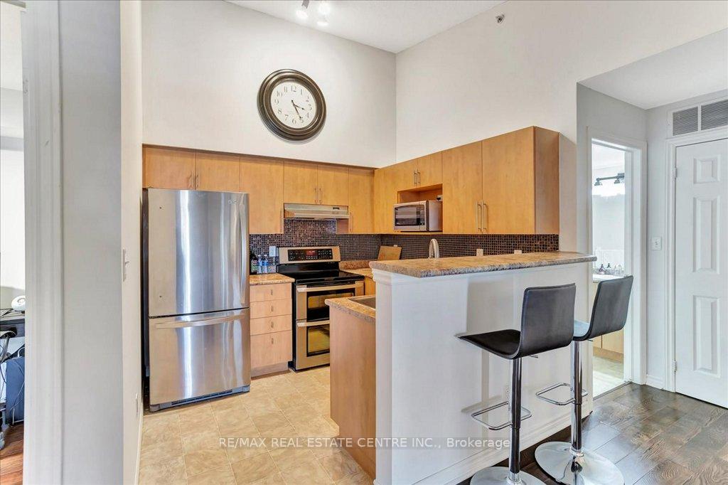 Photo 6 of Unit 406, 1471 Maple Avenue, Milton, Dempsey — HOMEH