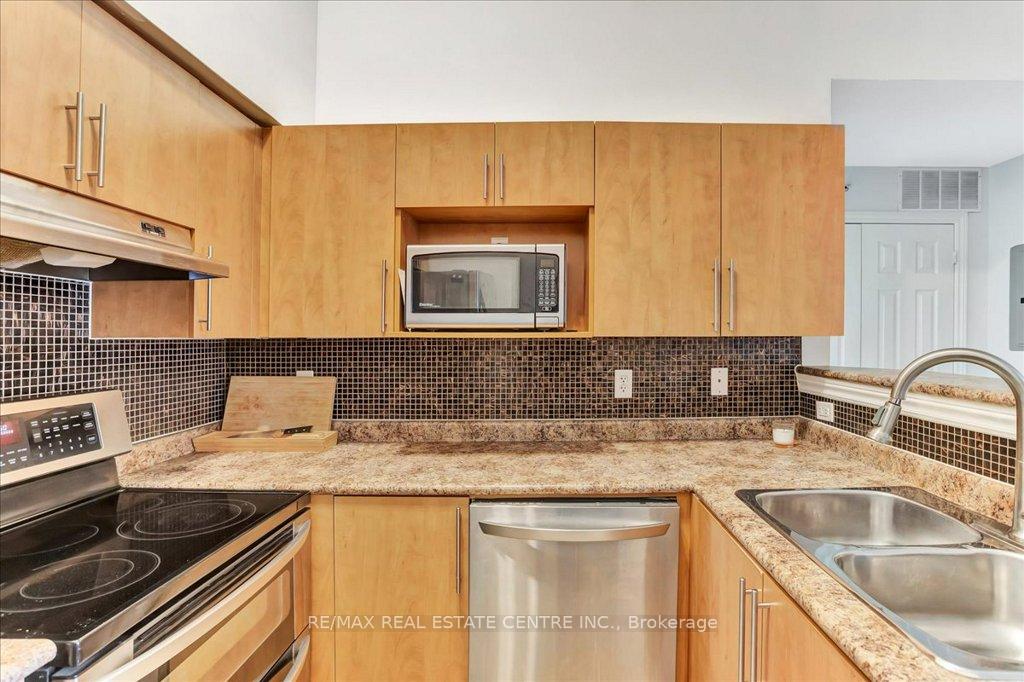 Photo 7 of Unit 406, 1471 Maple Avenue, Milton, Dempsey — HOMEH