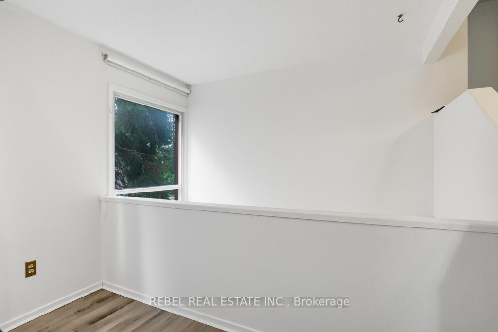 Photo 14 of 10 The Bridle Path, Clarington, Bowmanville — HOMEH