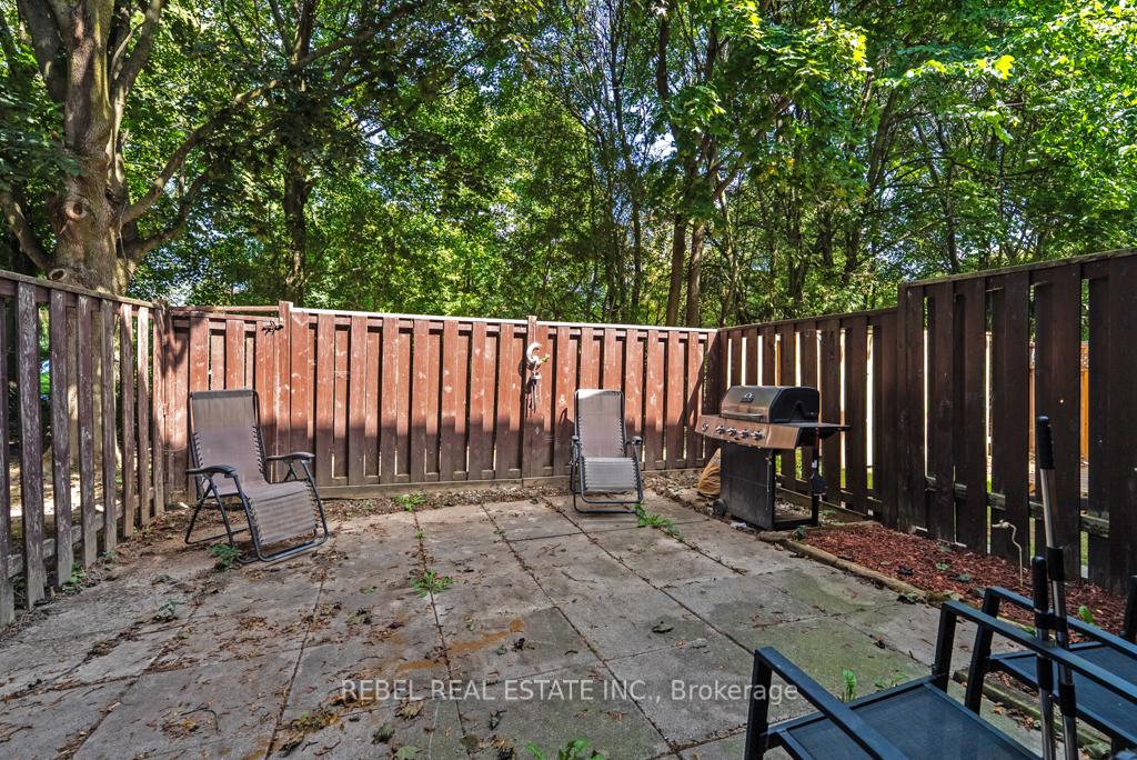 Photo 25 of 10 The Bridle Path, Clarington, Bowmanville — HOMEH