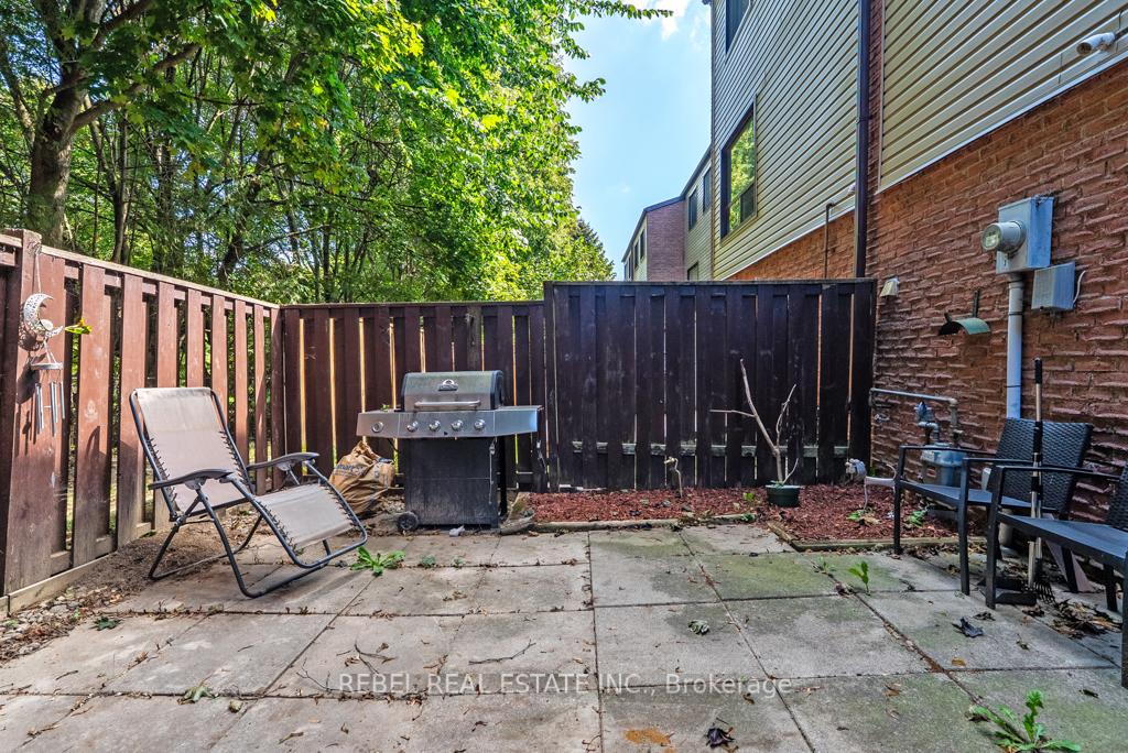 Photo 26 of 10 The Bridle Path, Clarington, Bowmanville — HOMEH