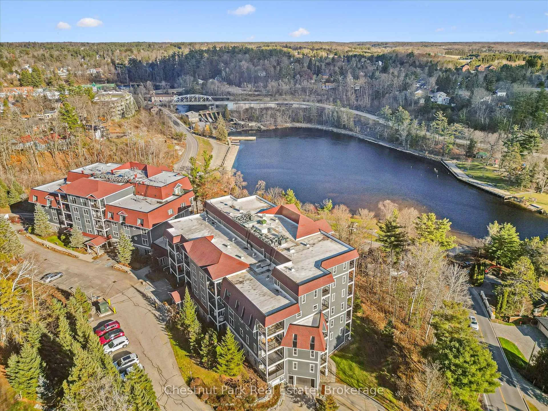 Photo 2 of Unit 209, 10B Kimberley Avenue, Bracebridge, Macaulay — HOMEH