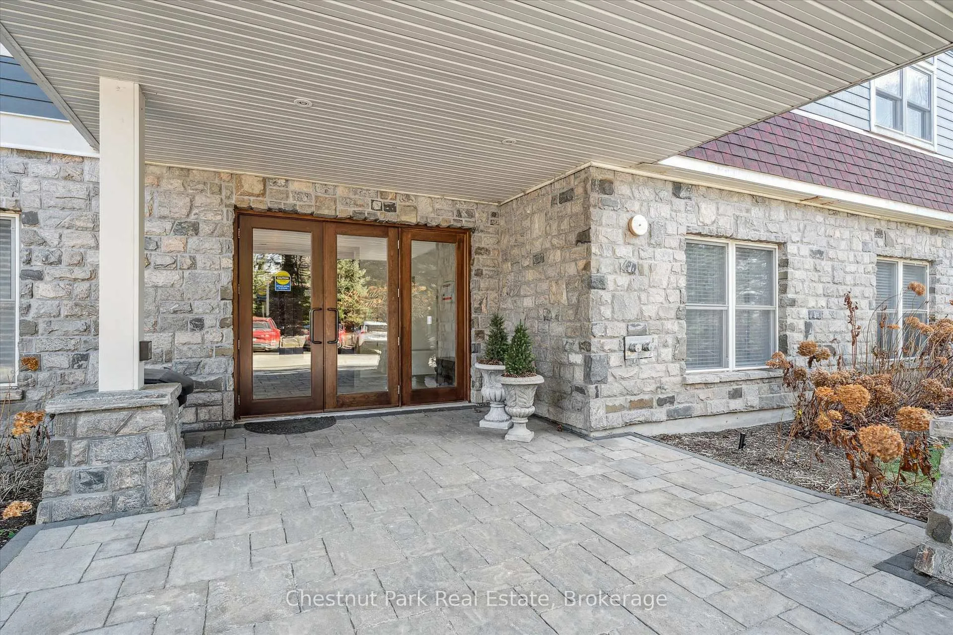 Photo 6 of Unit 209, 10B Kimberley Avenue, Bracebridge, Macaulay — HOMEH