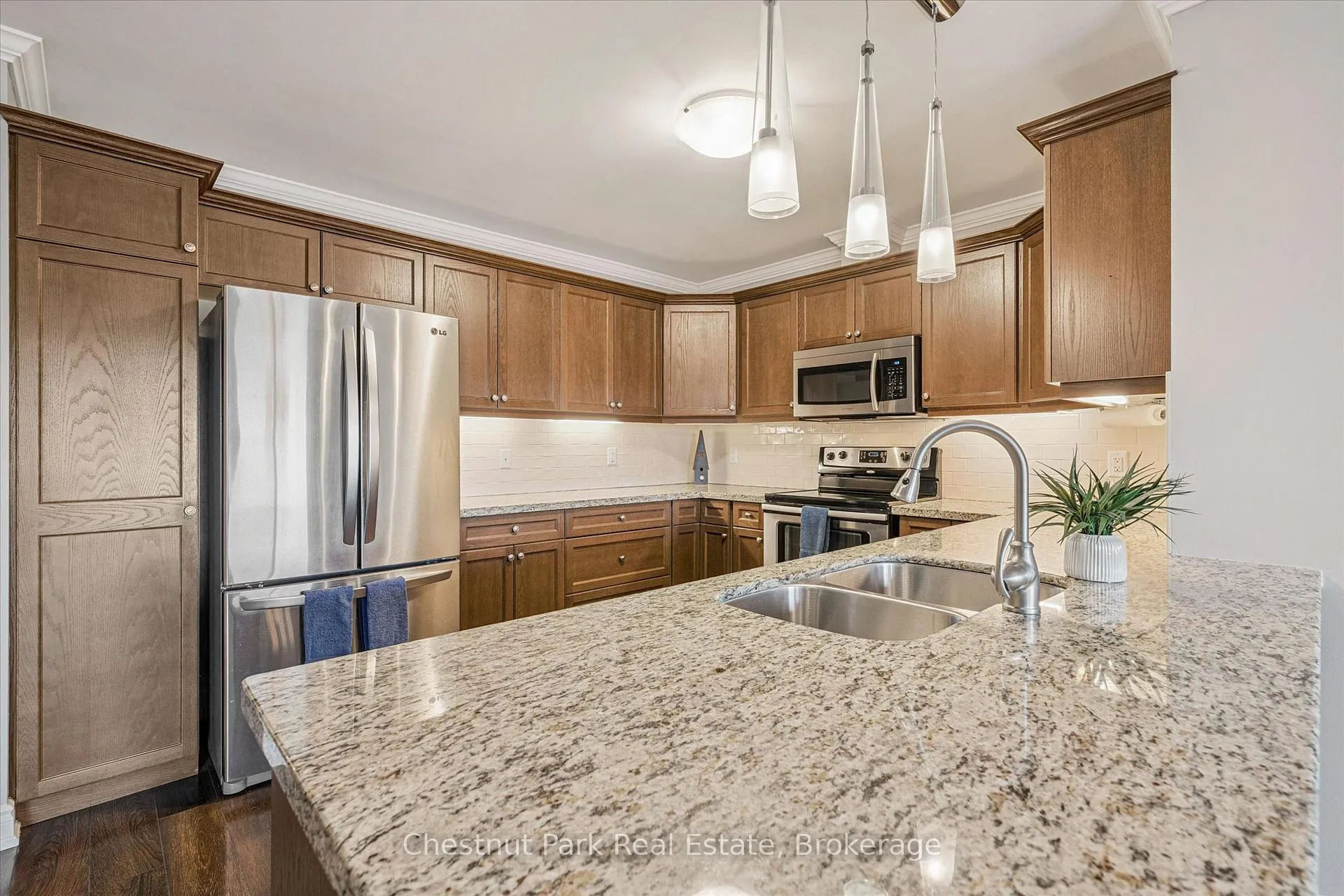 Photo 11 of Unit 209, 10B Kimberley Avenue, Bracebridge, Macaulay — HOMEH