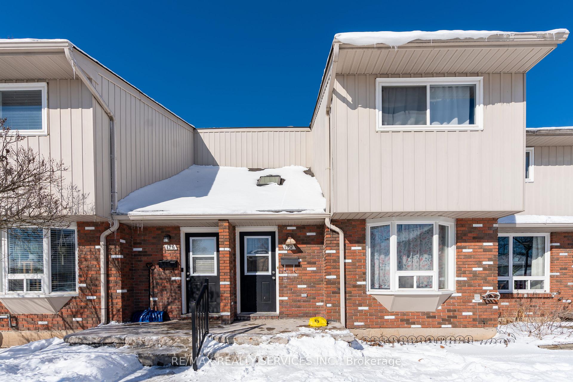 Front of Unit 172, 100 Brownleigh Avenue