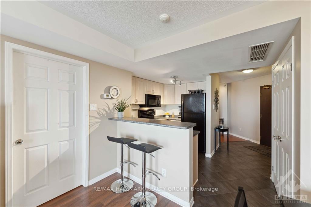 Photo 14 of Unit 4D, 310 Central Park Drive, Ottawa, Central Park — HOMEH