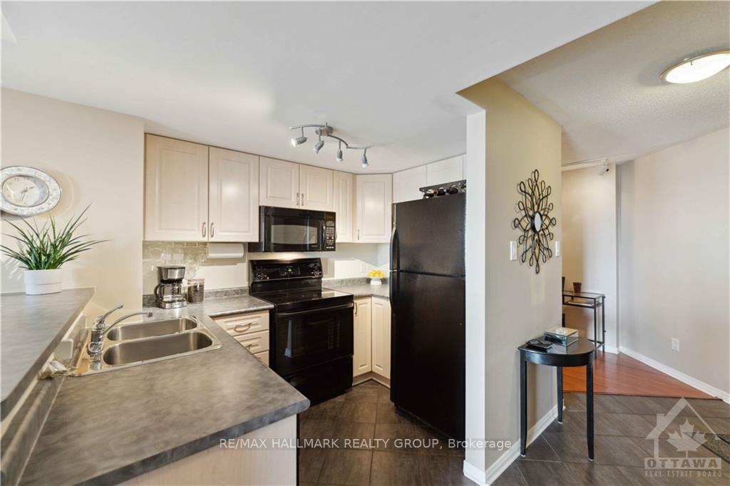 Photo 15 of Unit 4D, 310 Central Park Drive, Ottawa, Central Park — HOMEH