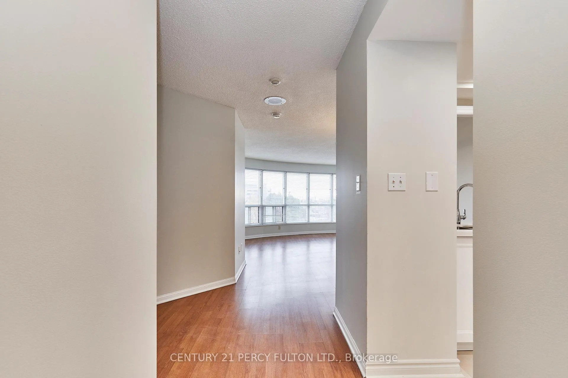 Photo 9 of Unit 506, 712 Rossland Road E, Whitby, Pringle Creek — HOMEH